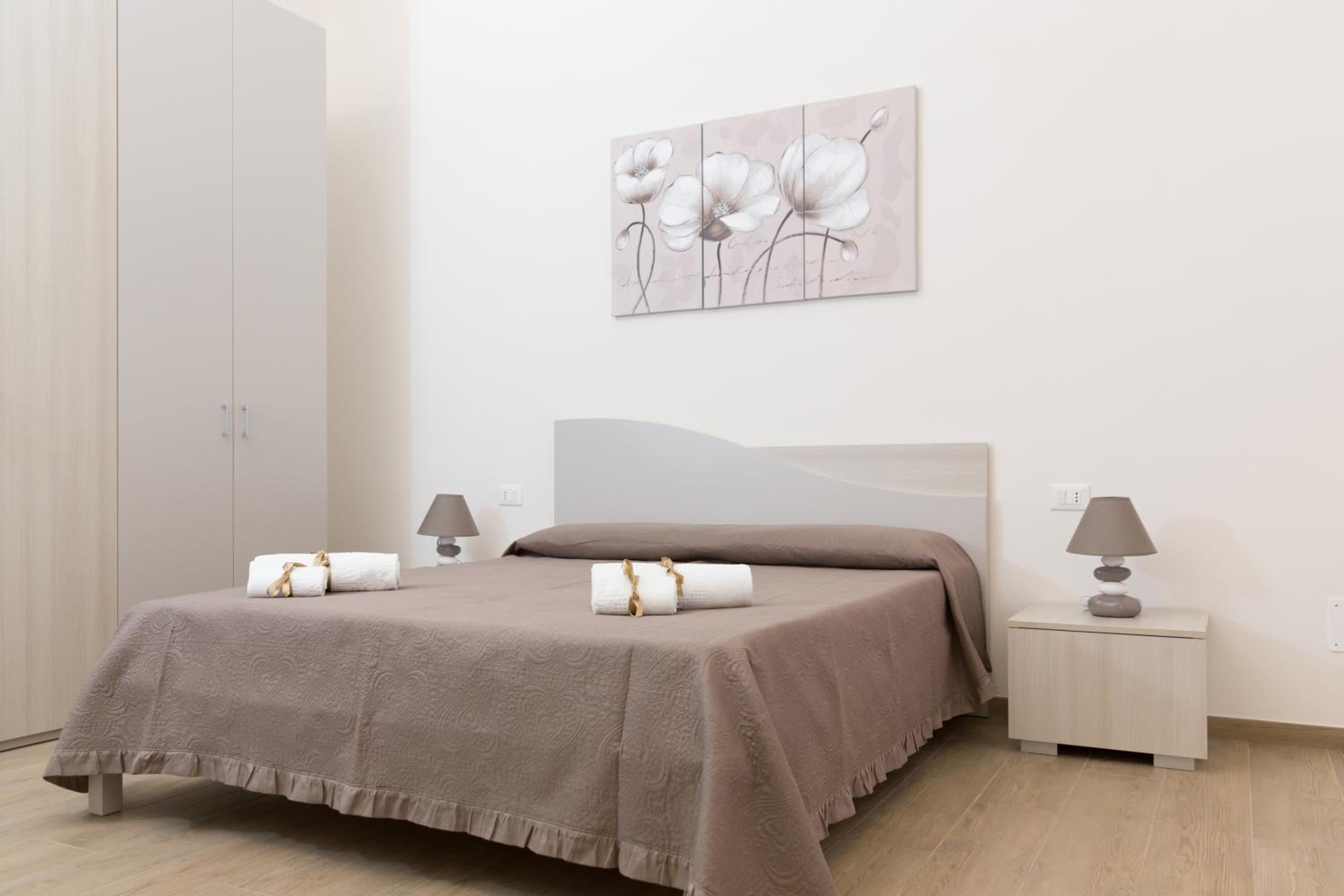 Double Room with Balcony - Photo 1