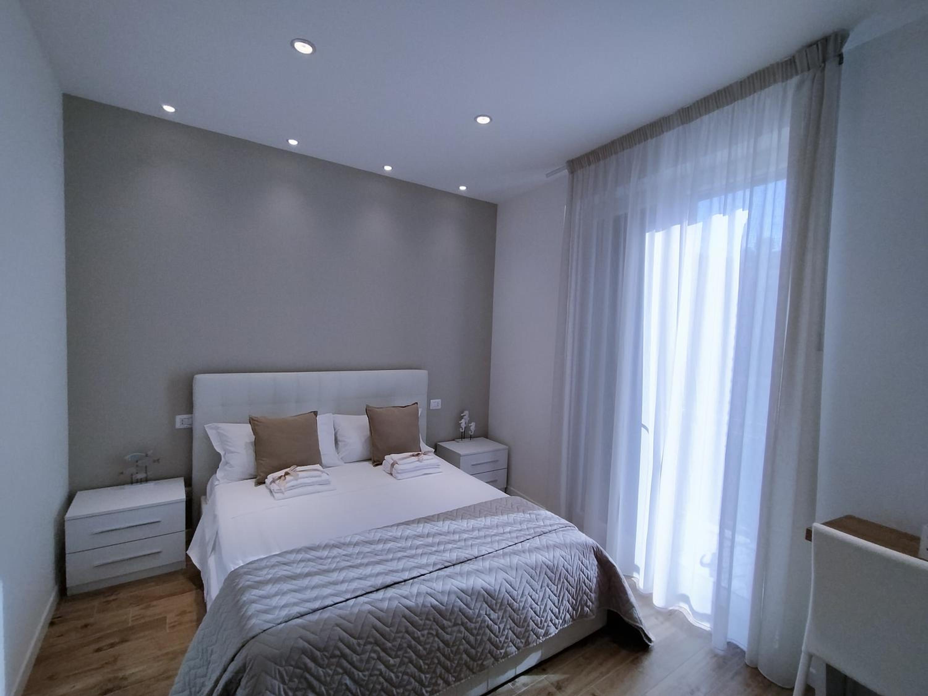 King Room with Balcony photo 1