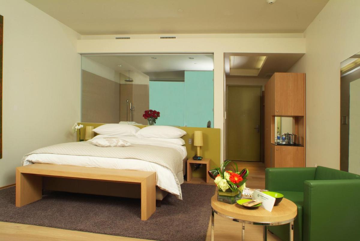 Deluxe King Room photo 1