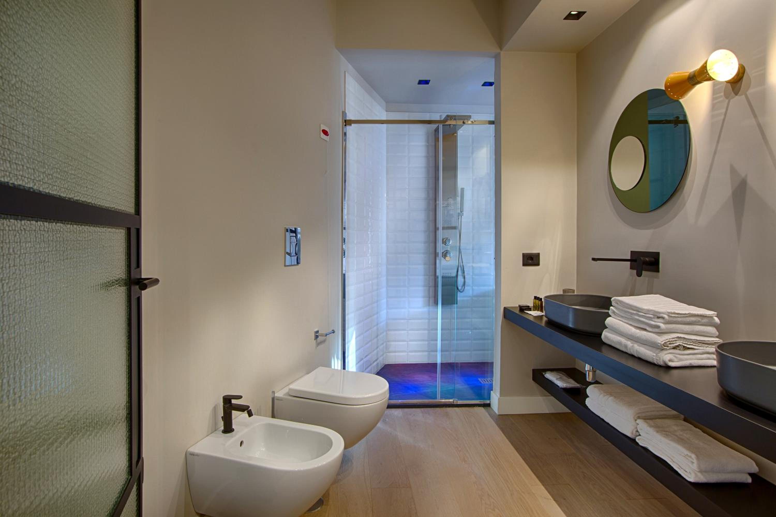 Deluxe Double Room with Bath photo 3