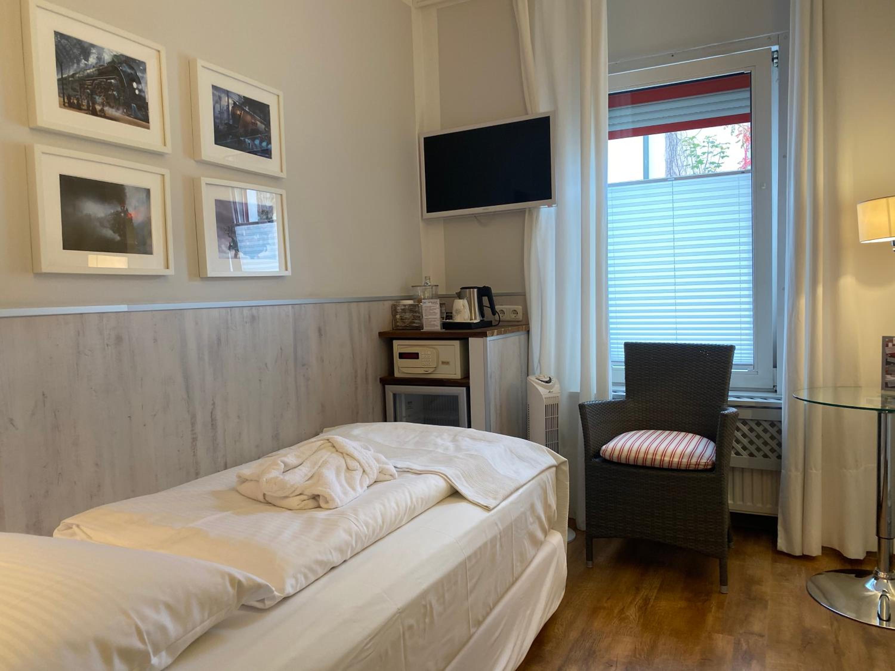 Single Room photo 1