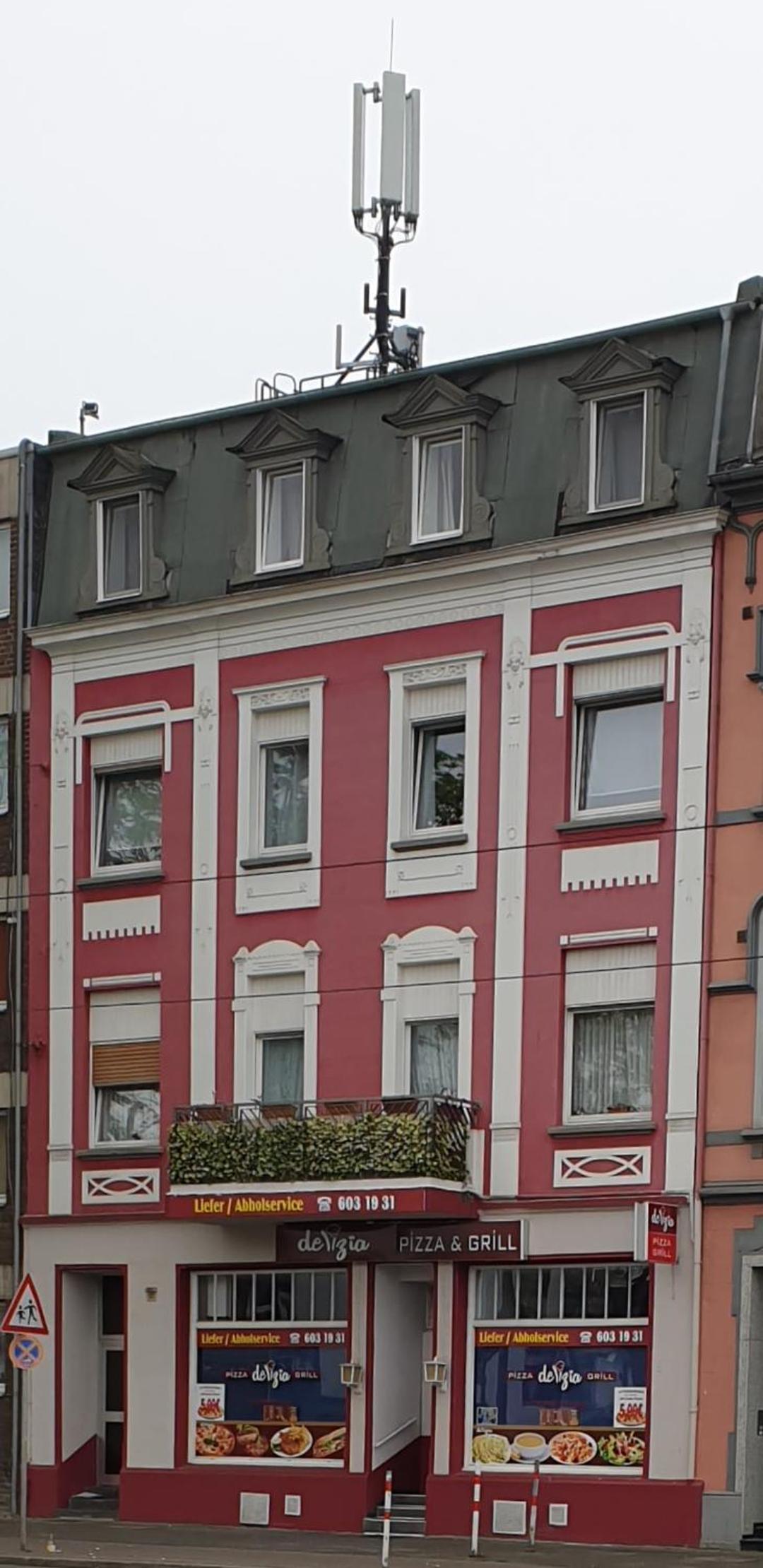 Three-Bedroom Apartment - Photo 22