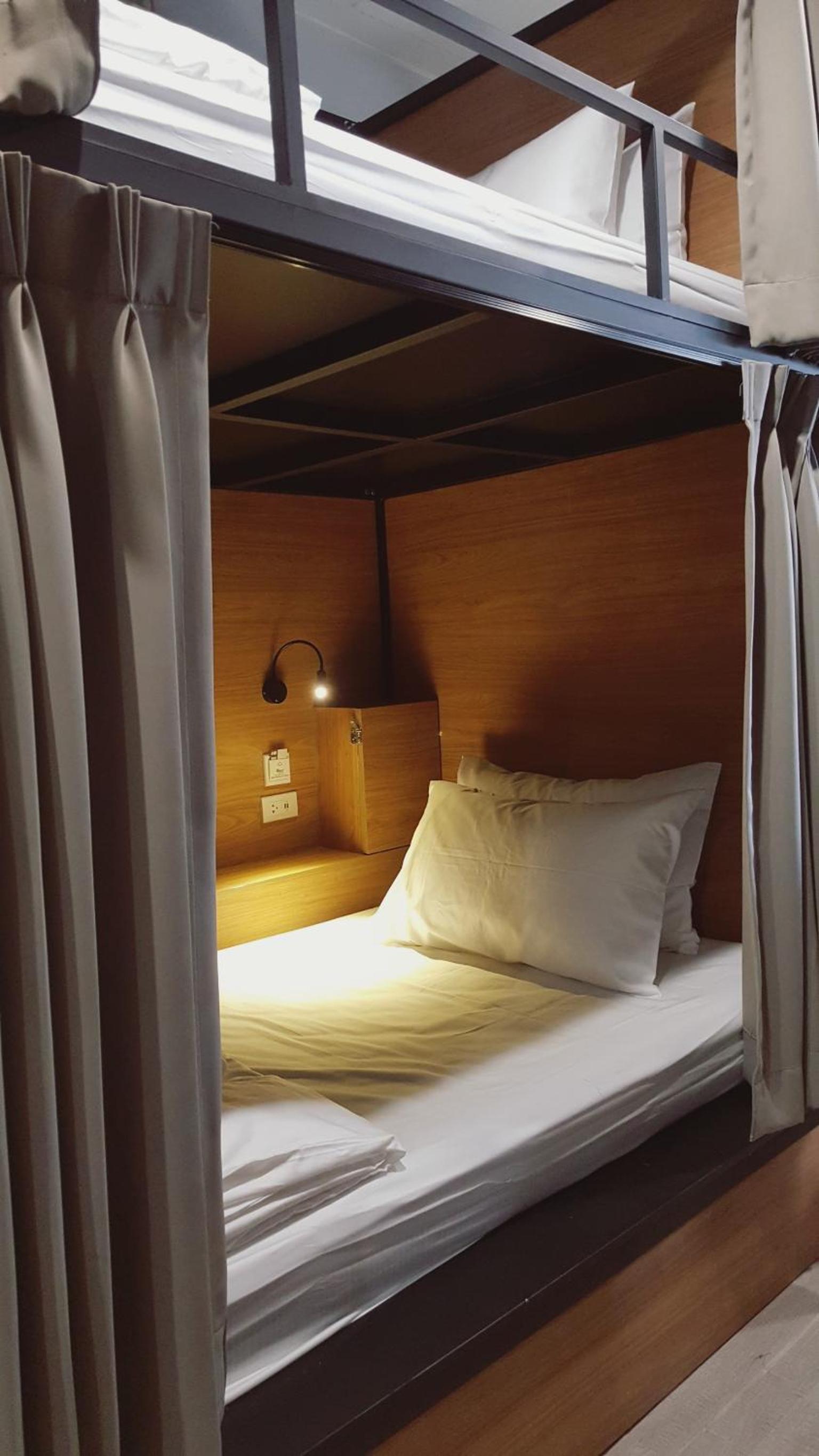 Bed in 6-Bed Female Dormitory Room photo 1