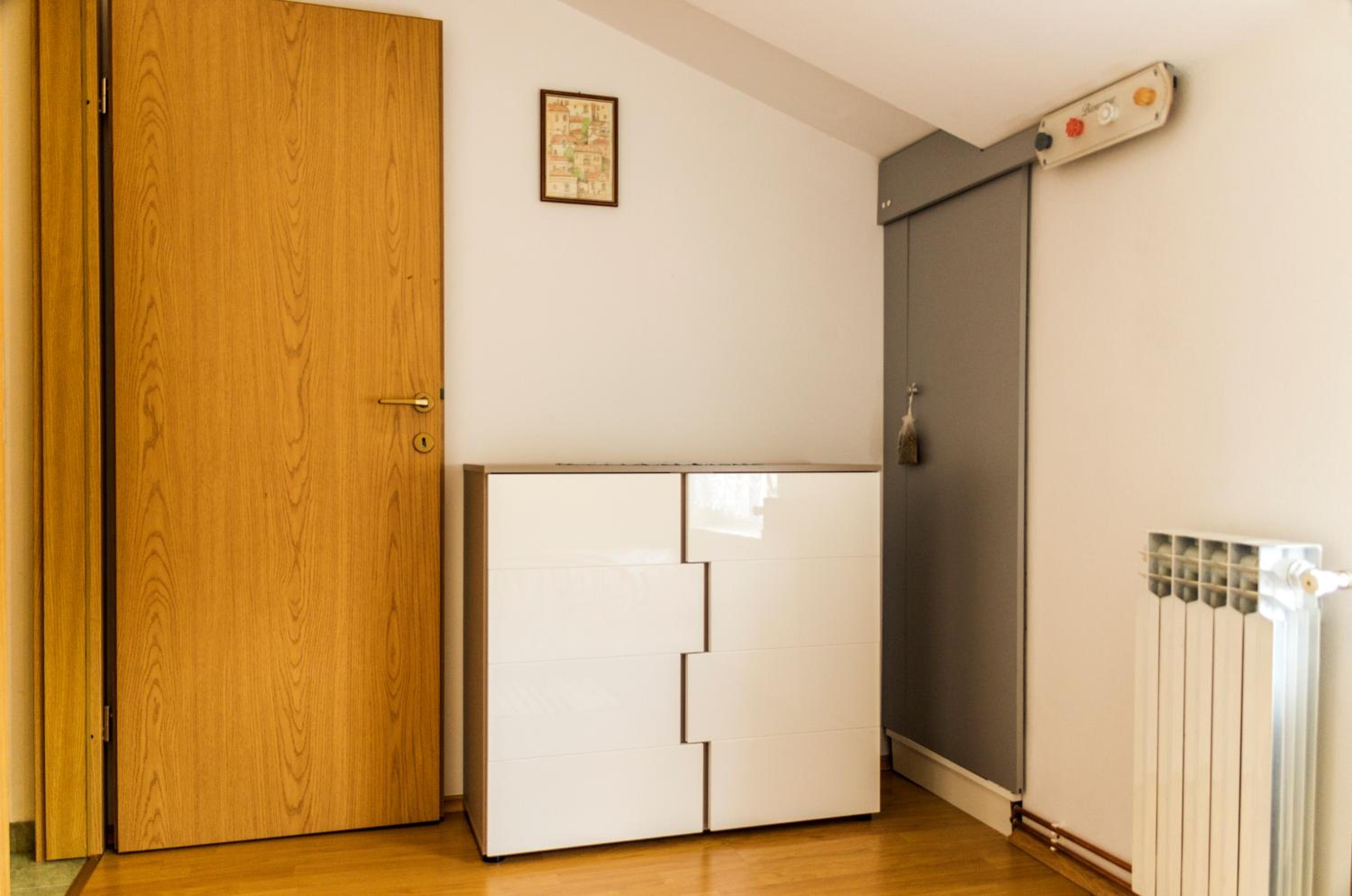 Two-Bedroom Apartment - Photo 2