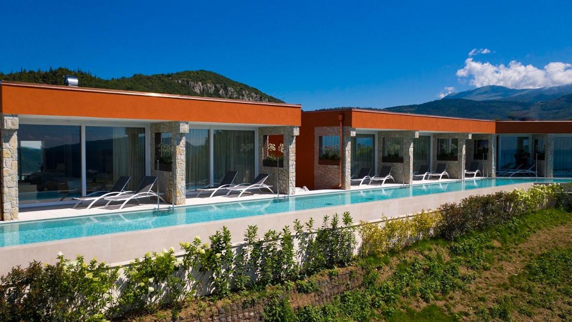 Suite with Infinity Pool - Photo 70