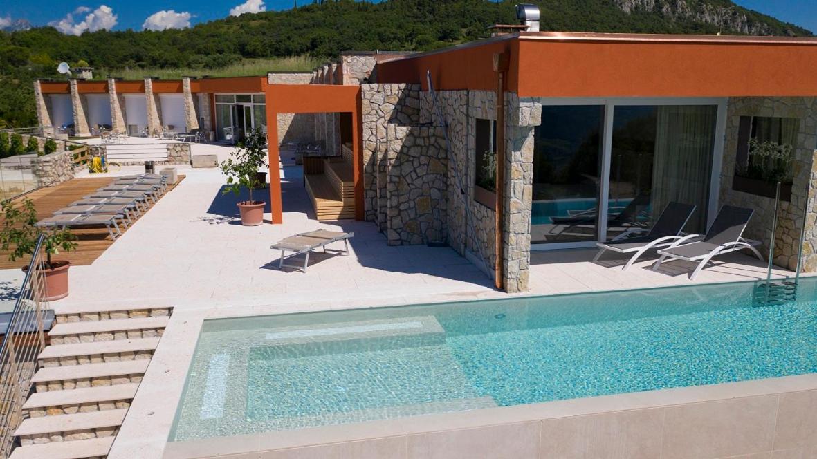 Suite with Infinity Pool - Photo 71