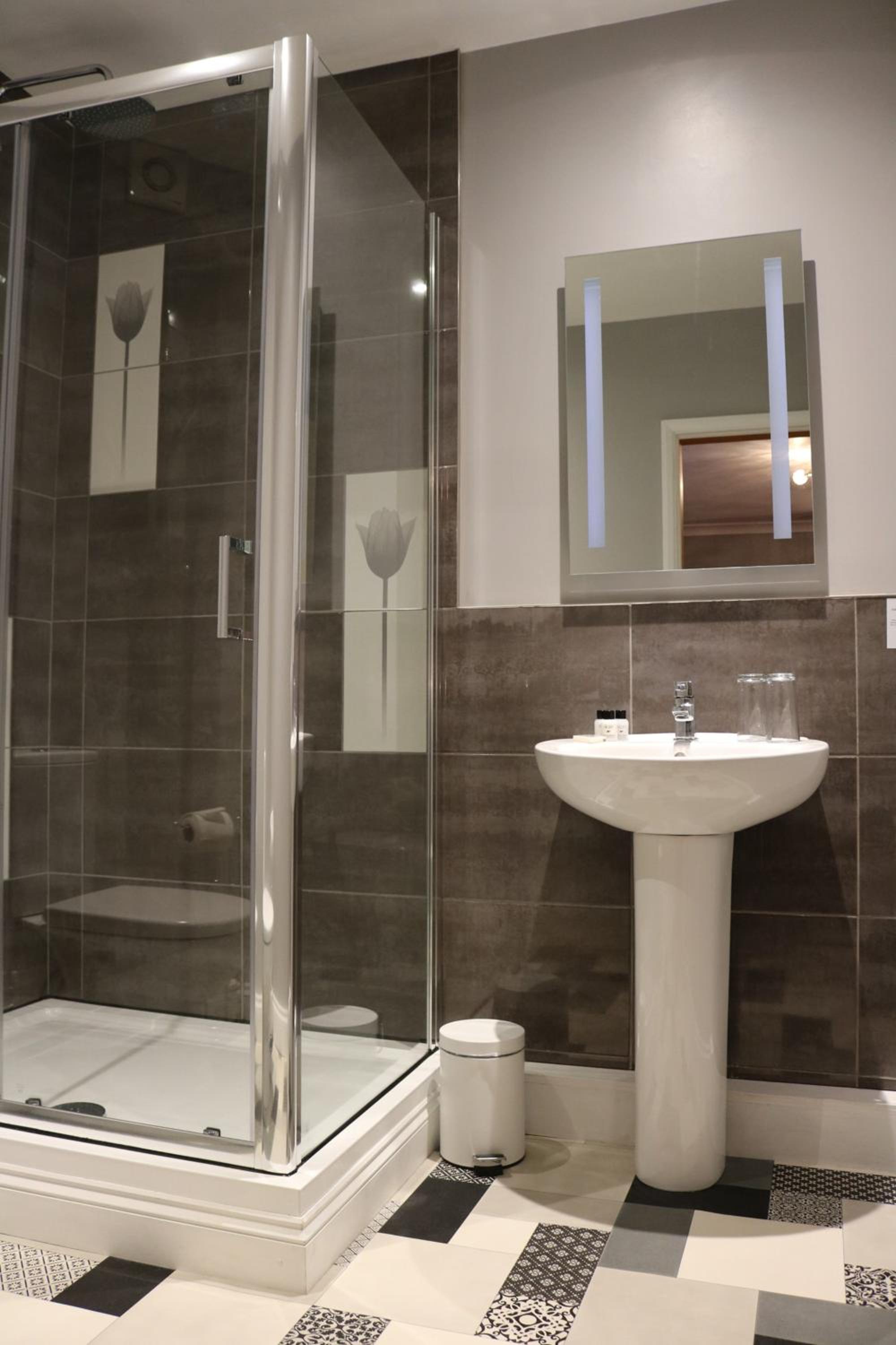 Standard Double Room - Photo 14