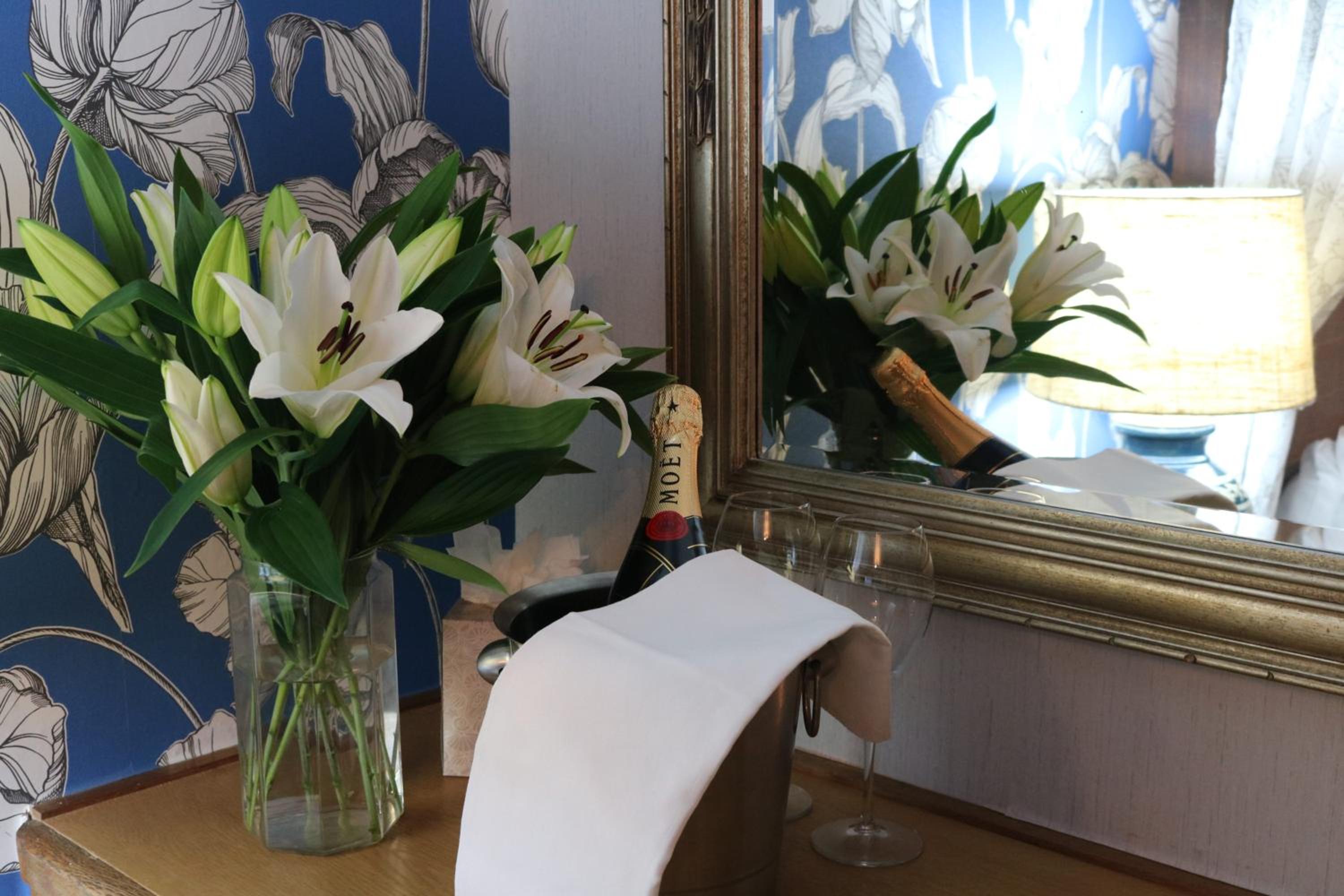 Standard King Room - Photo 3