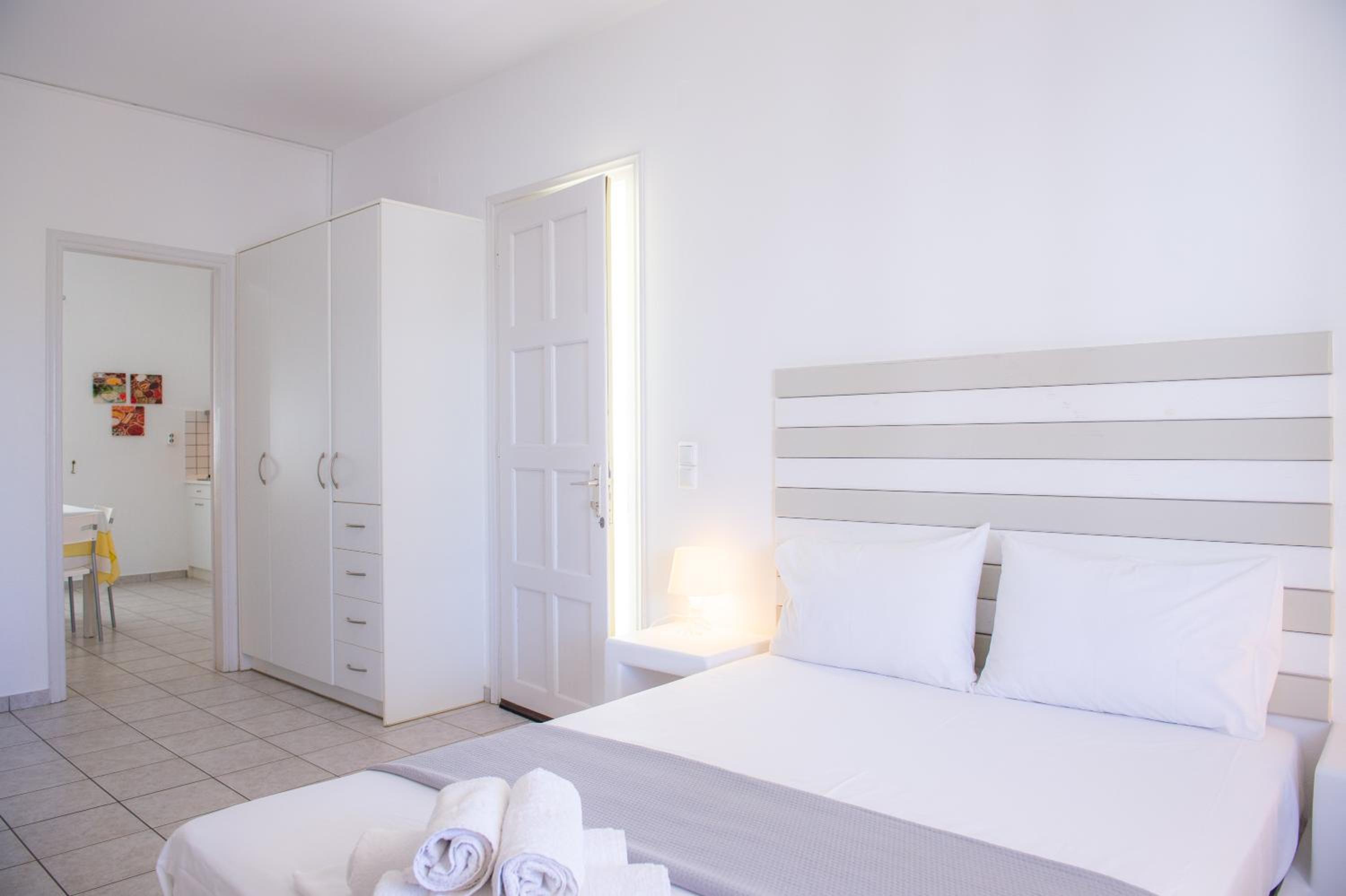 One-Bedroom Apartment with Terrace photo 2