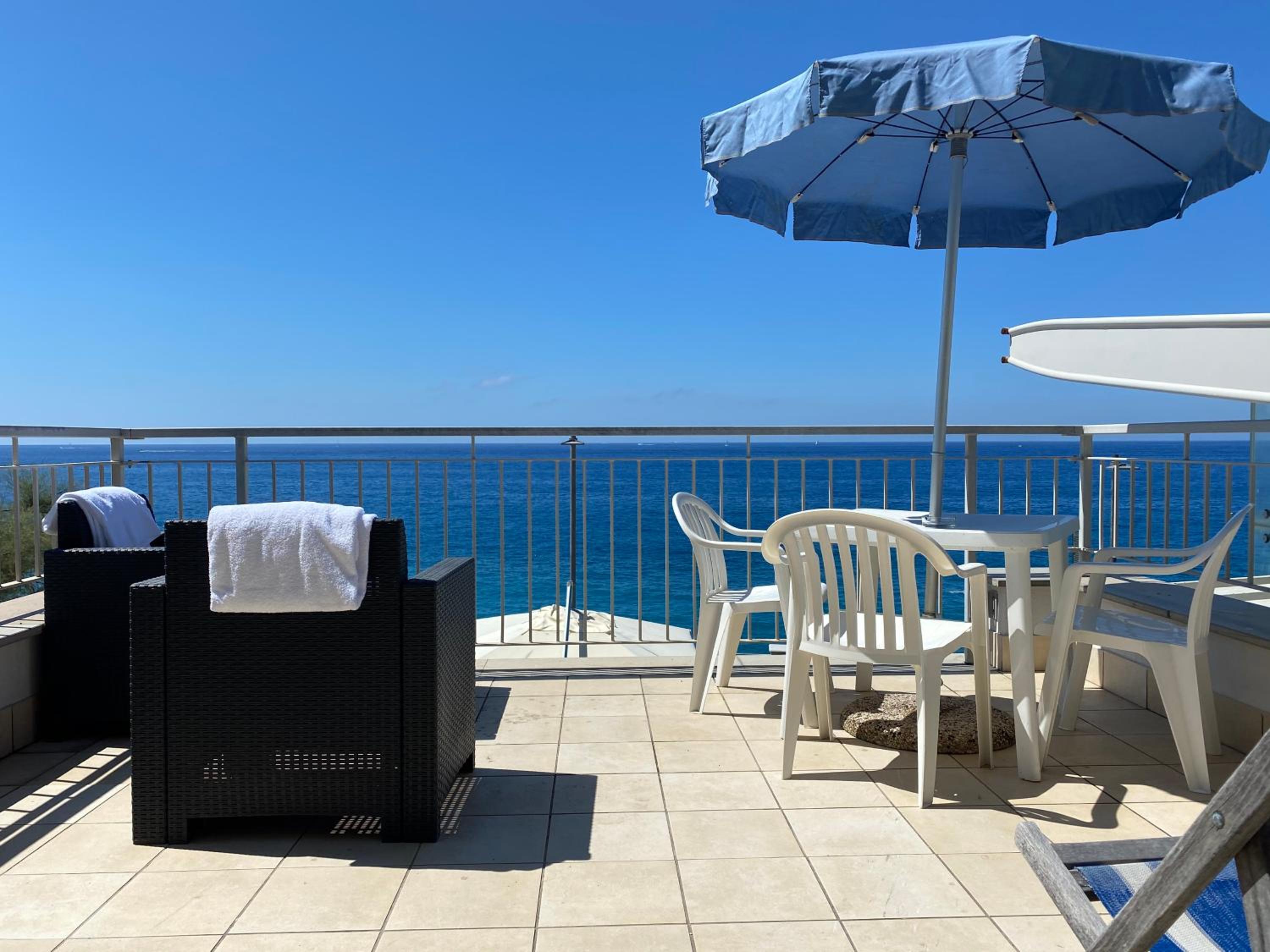 Double Room with Balcony and Sea View photo 2
