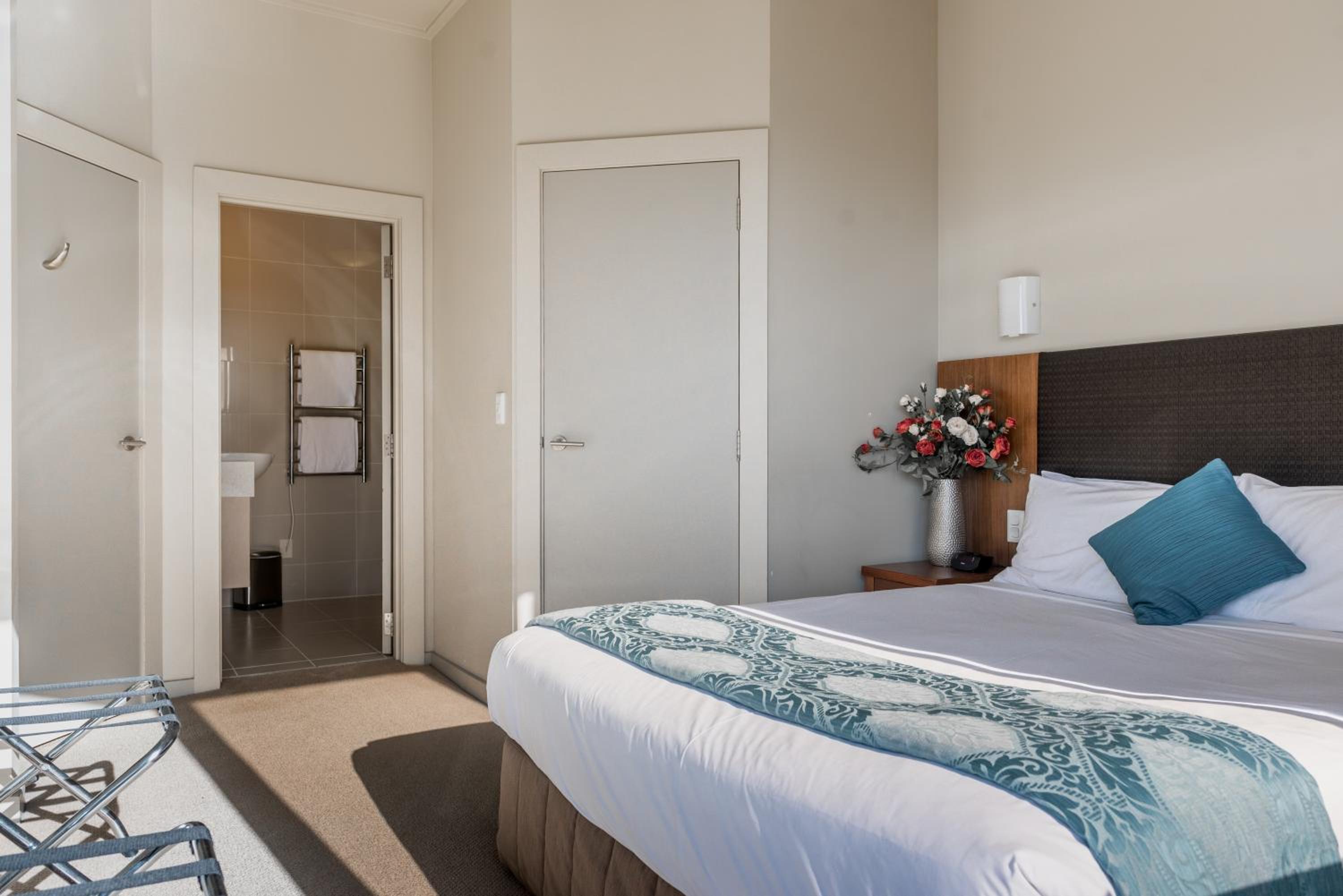 One Bedroom Suite with Sea View - Photo 2