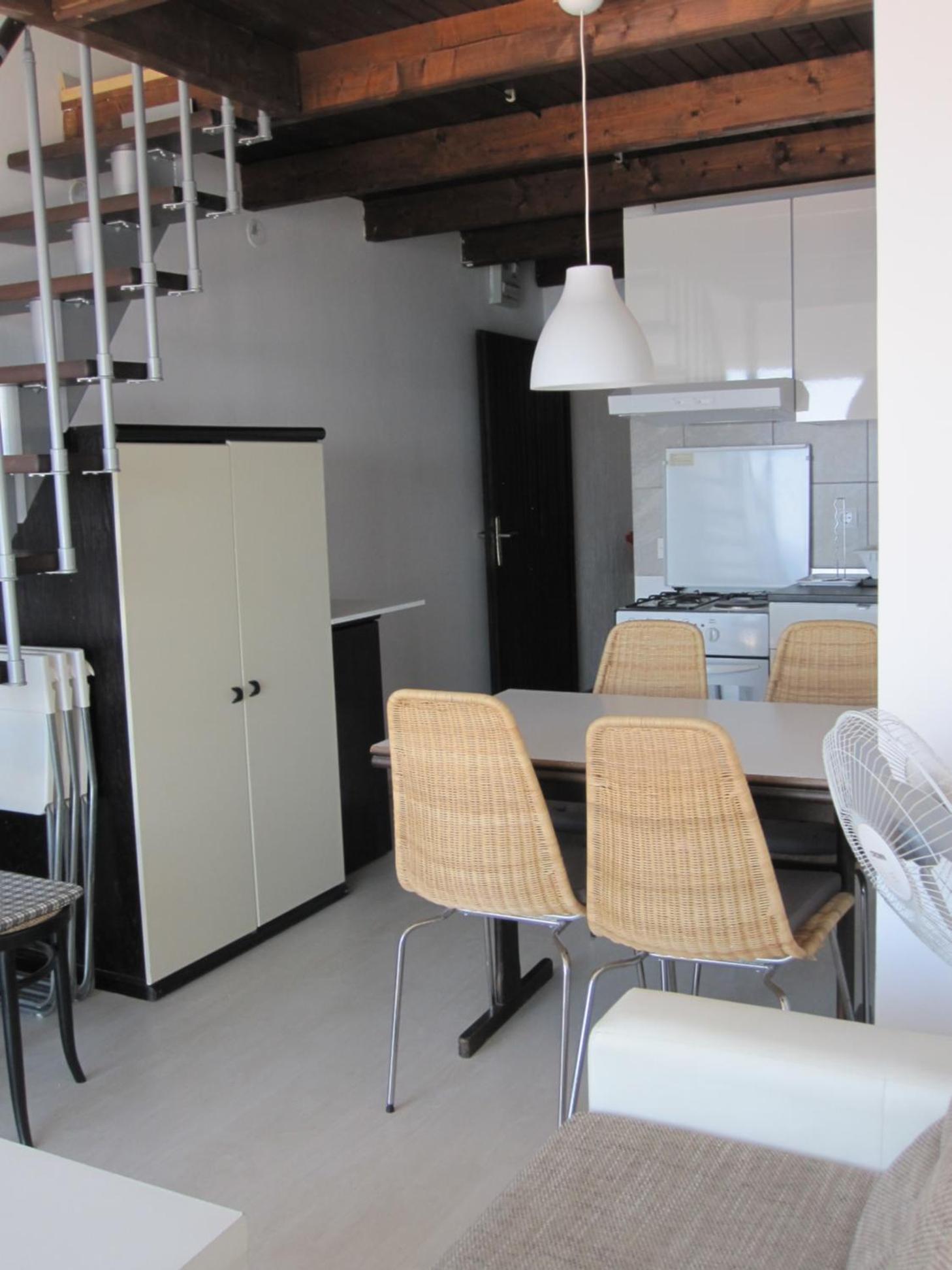 Apartment - Split Level photo 3