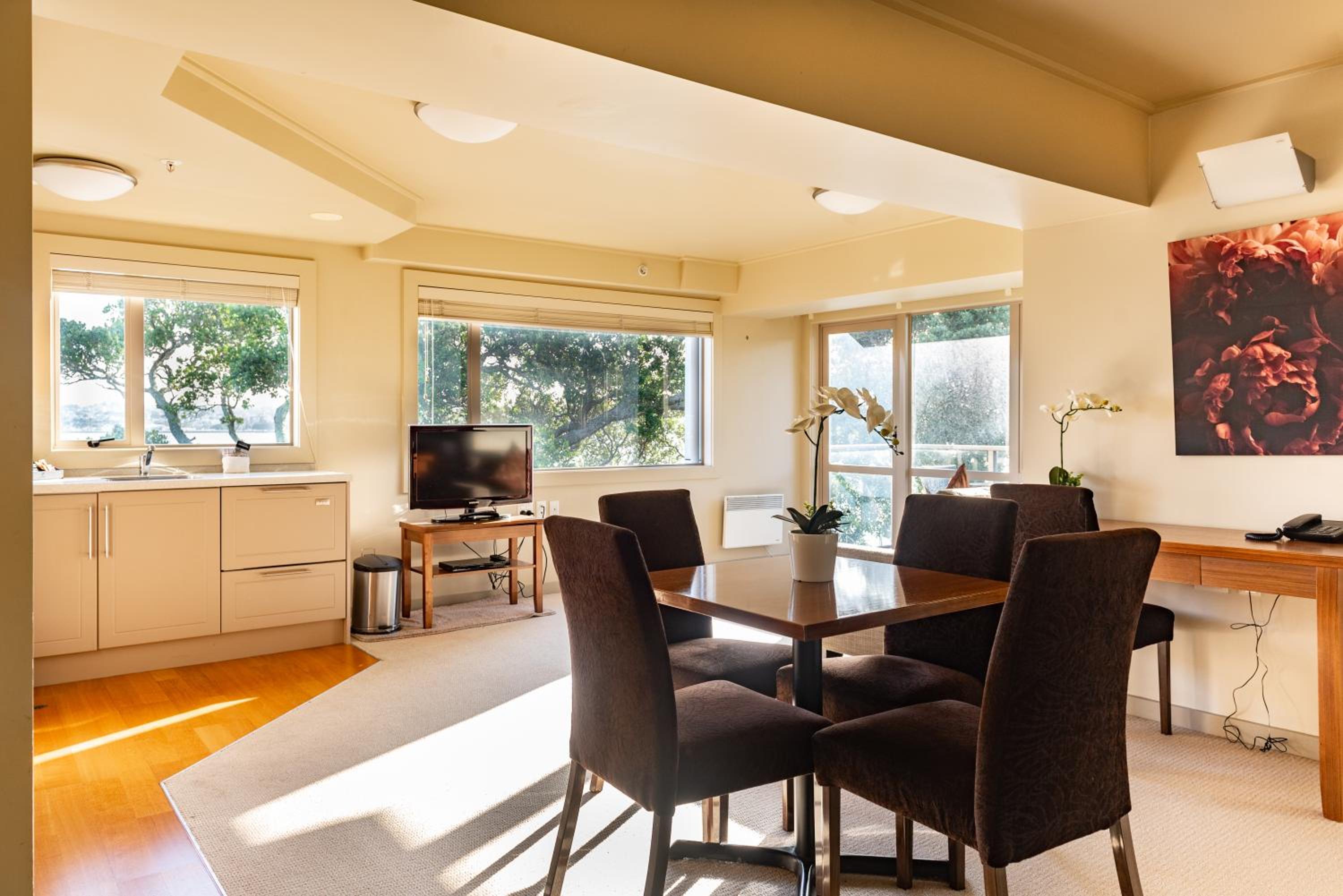 Two-Bedroom Suite with Harbor View - Photo 7