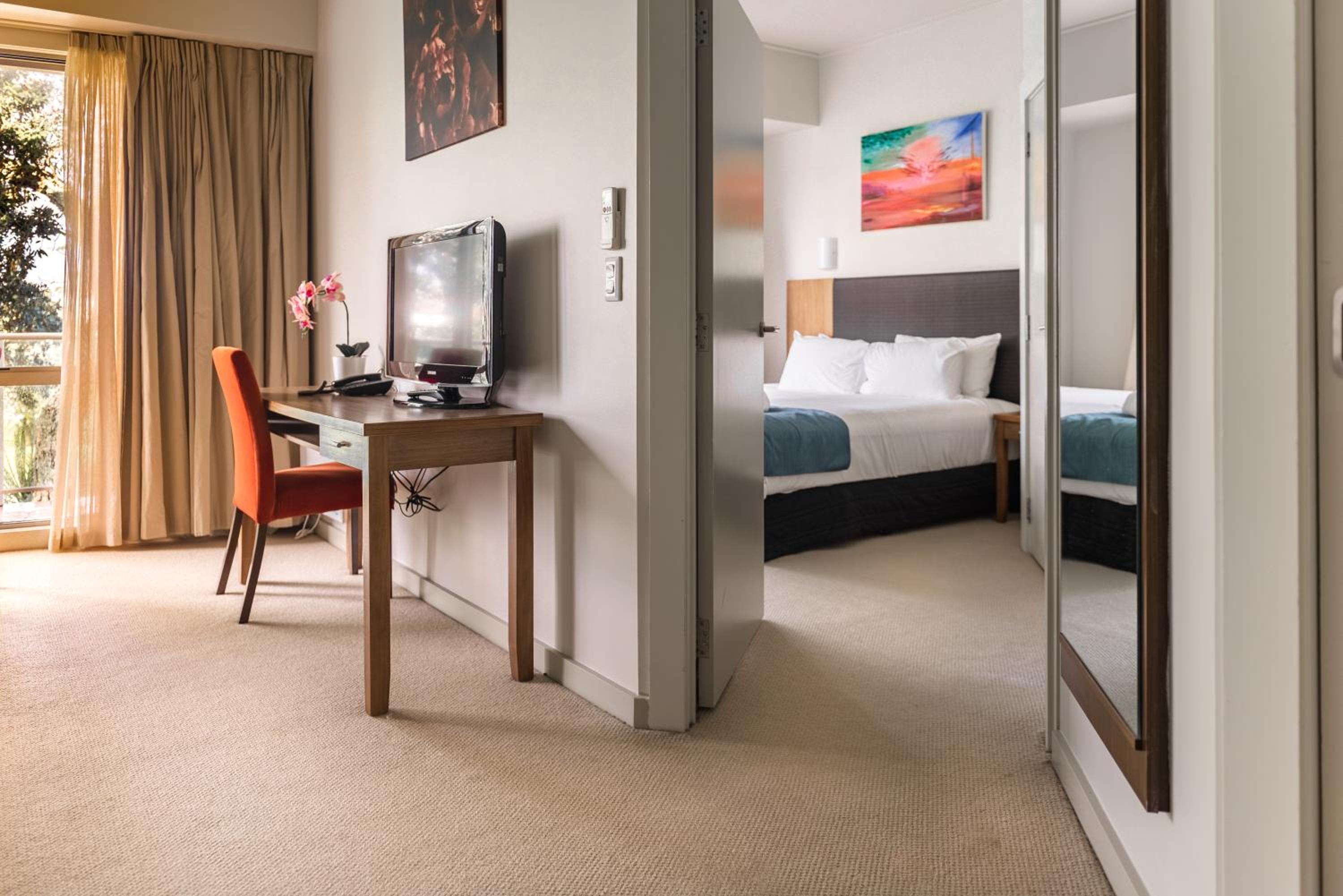 One Bedroom Suite with Sea View - Photo 1