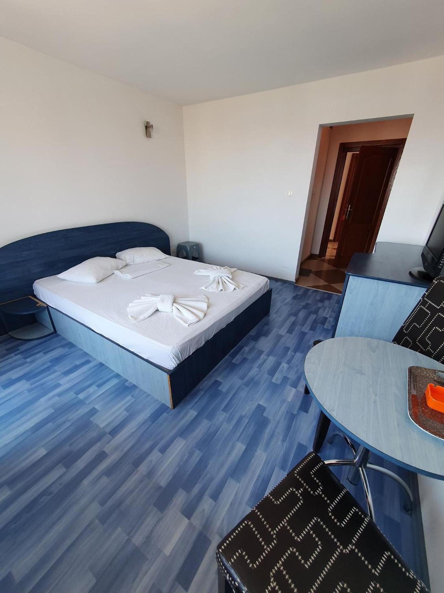 Apartment - Photo 2