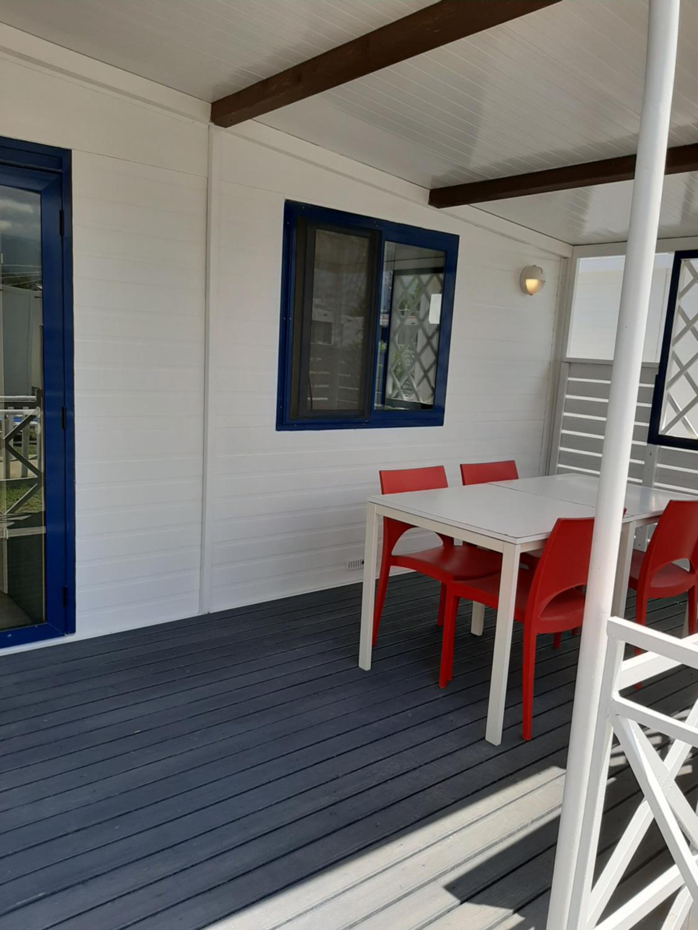 Mobile Home photo 2