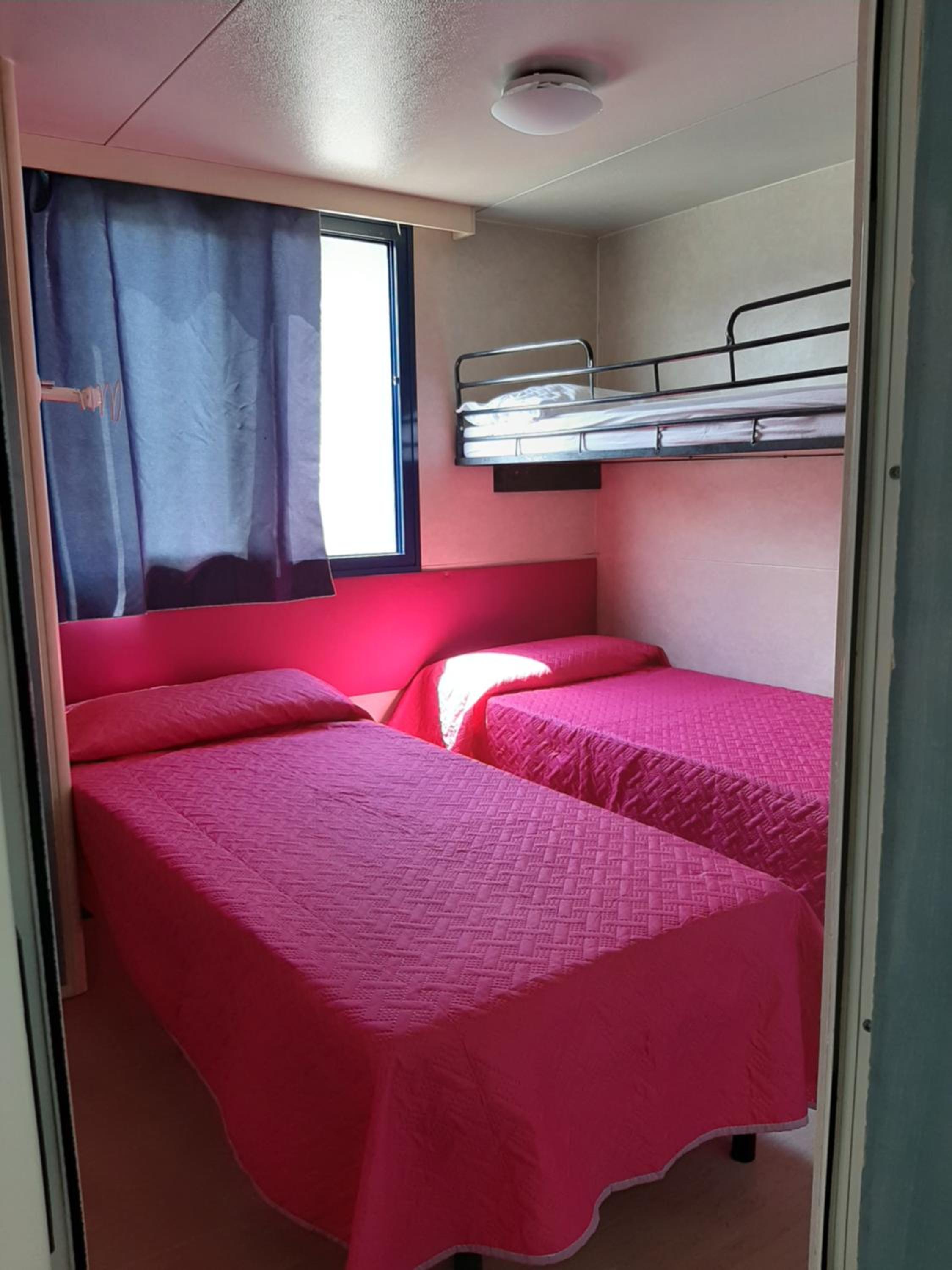 Mobile Home photo 3
