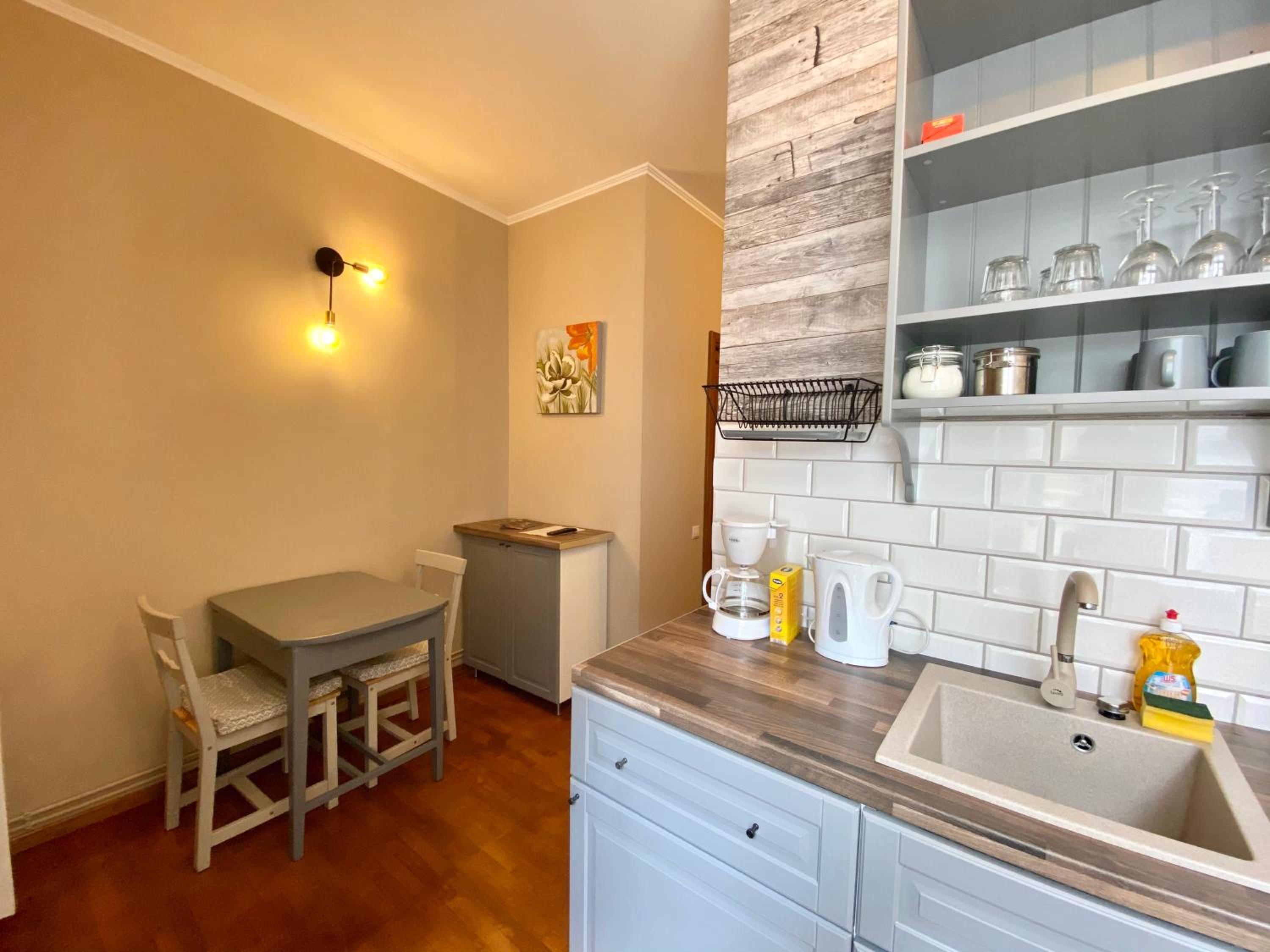 One-Bedroom Apartment - Photo 4