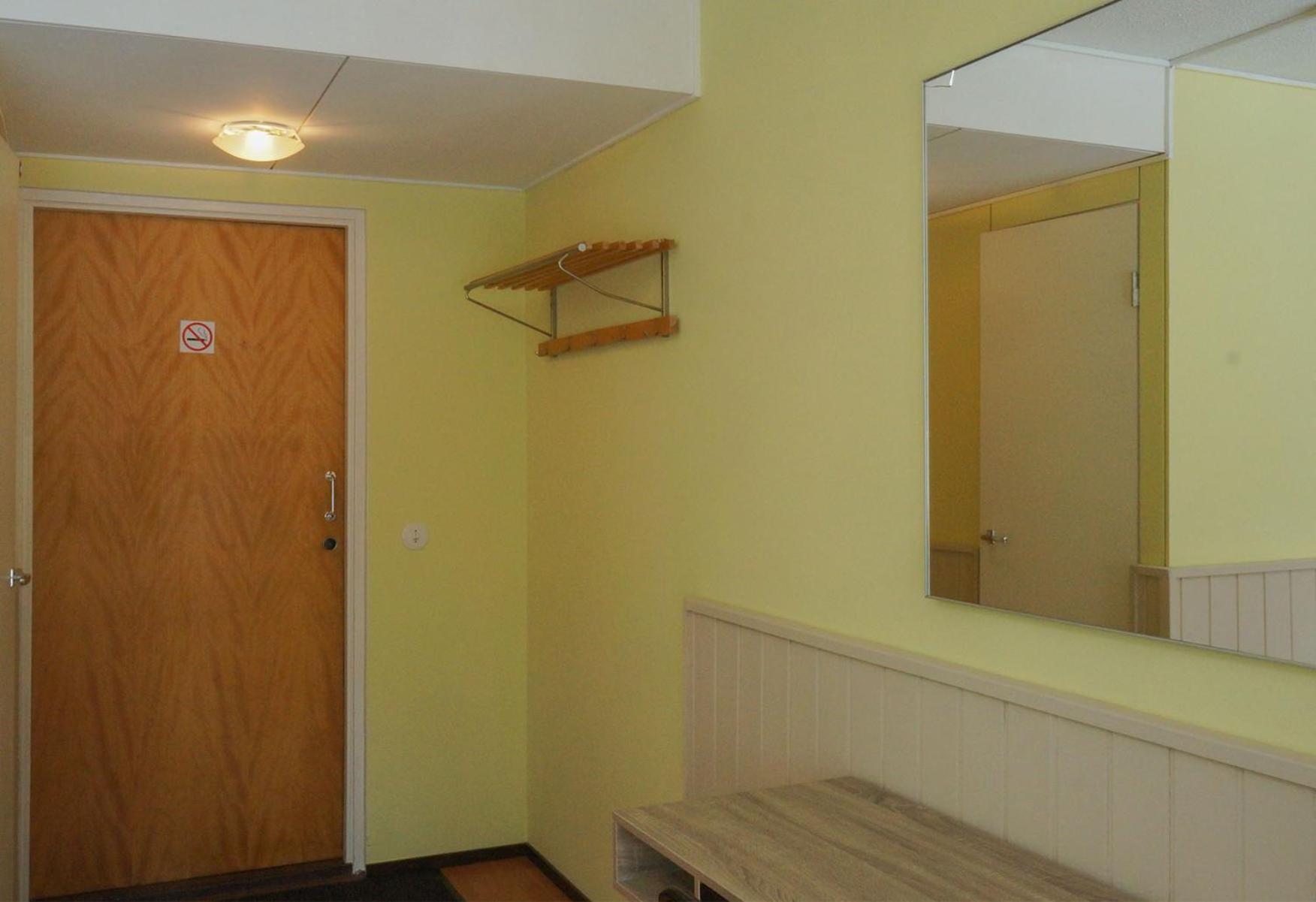 Family Room with Bathroom photo 3