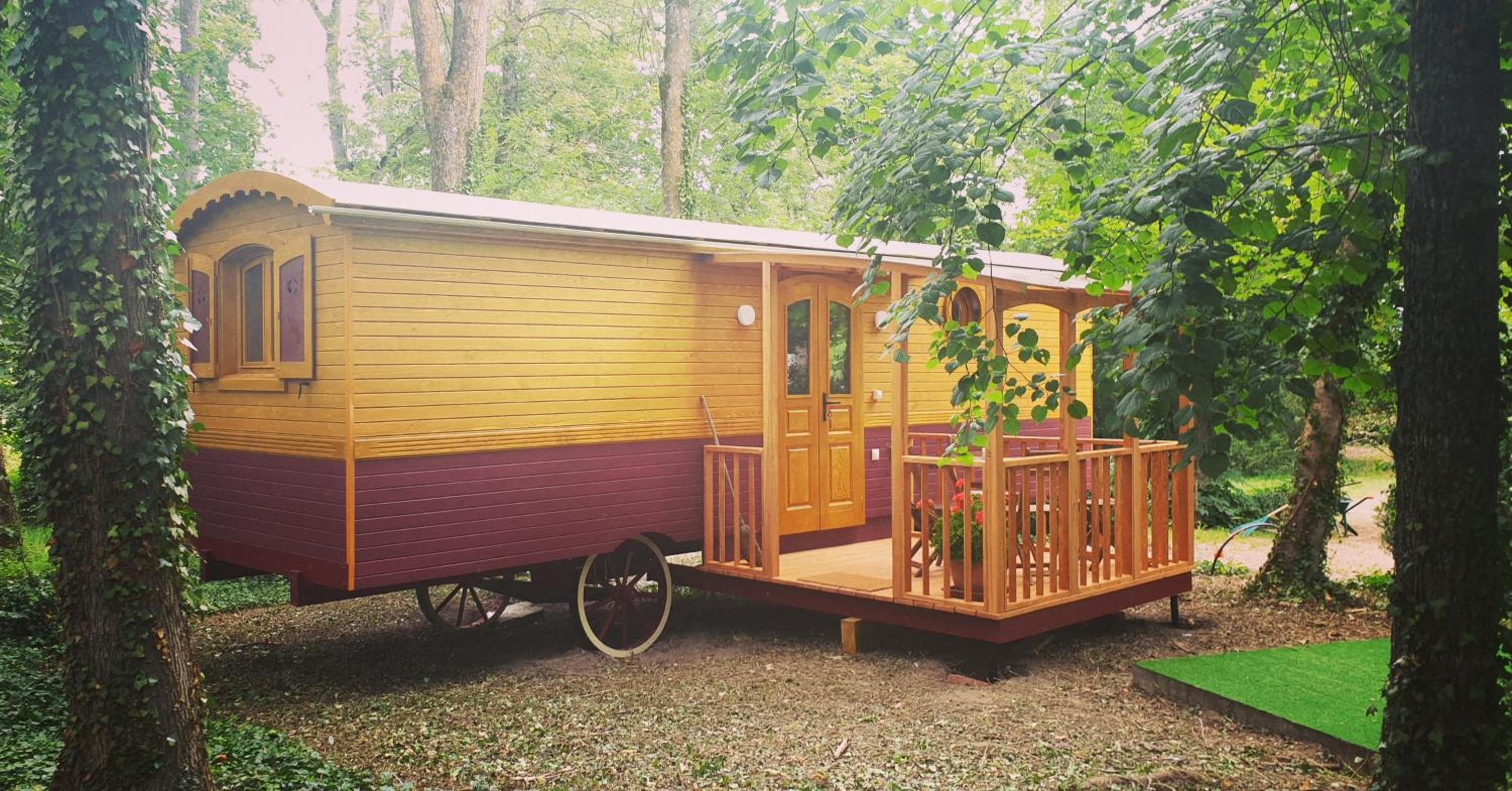 Wooden Caravan photo 2