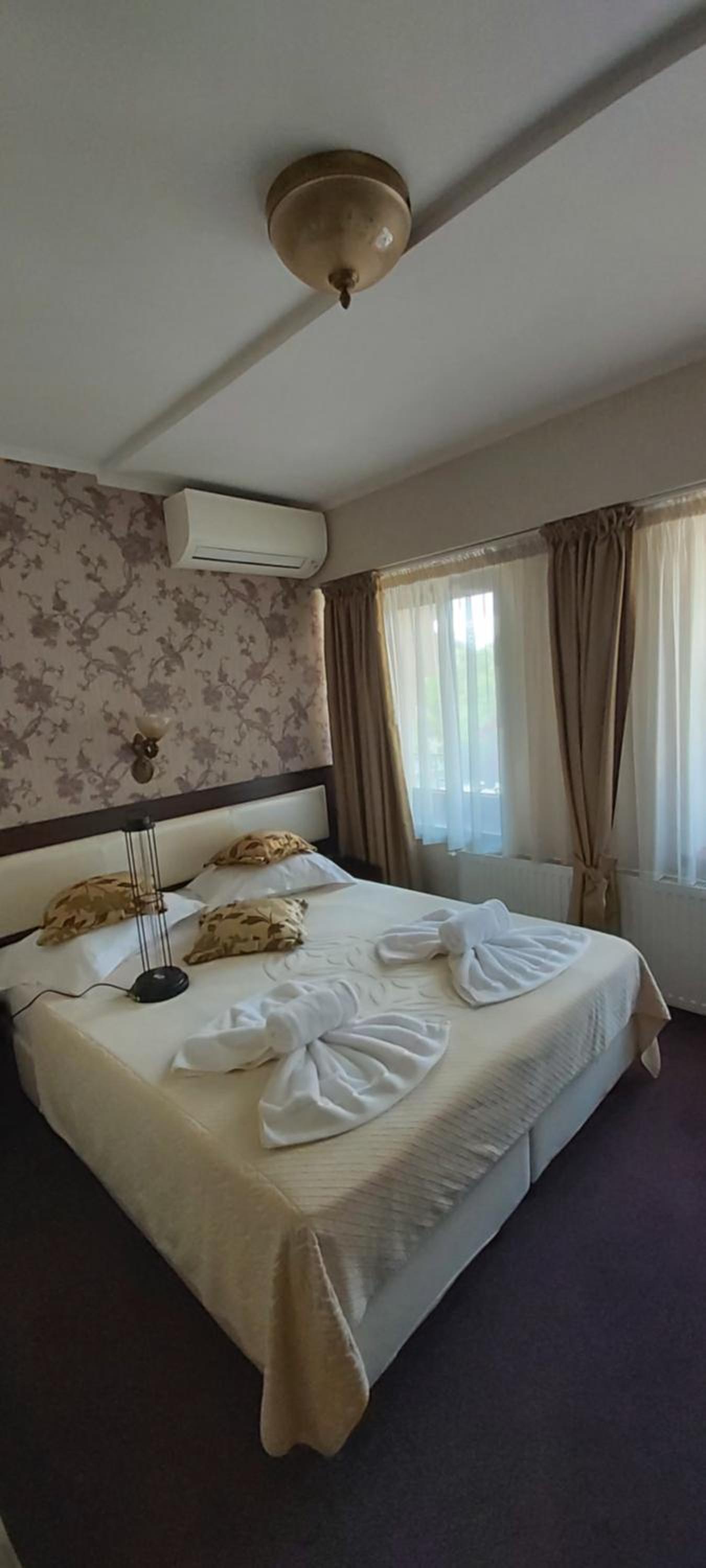 Standard Double Room - Photo 3