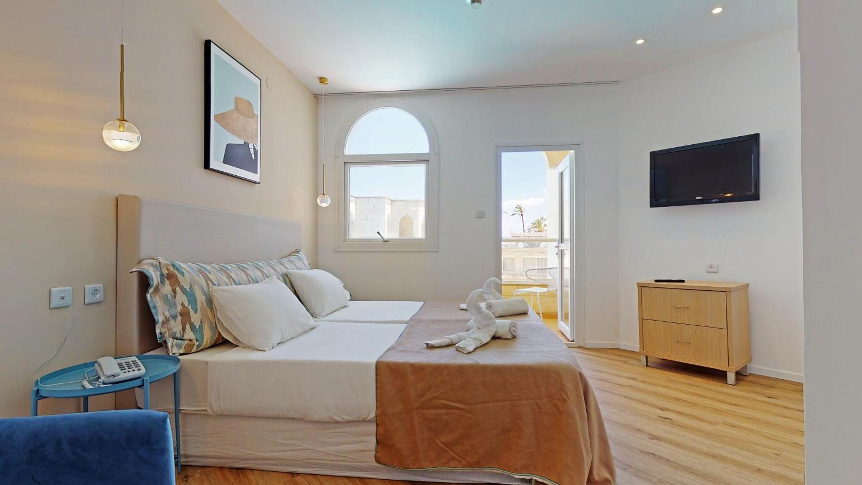 Superior Room With Pool View photo 1