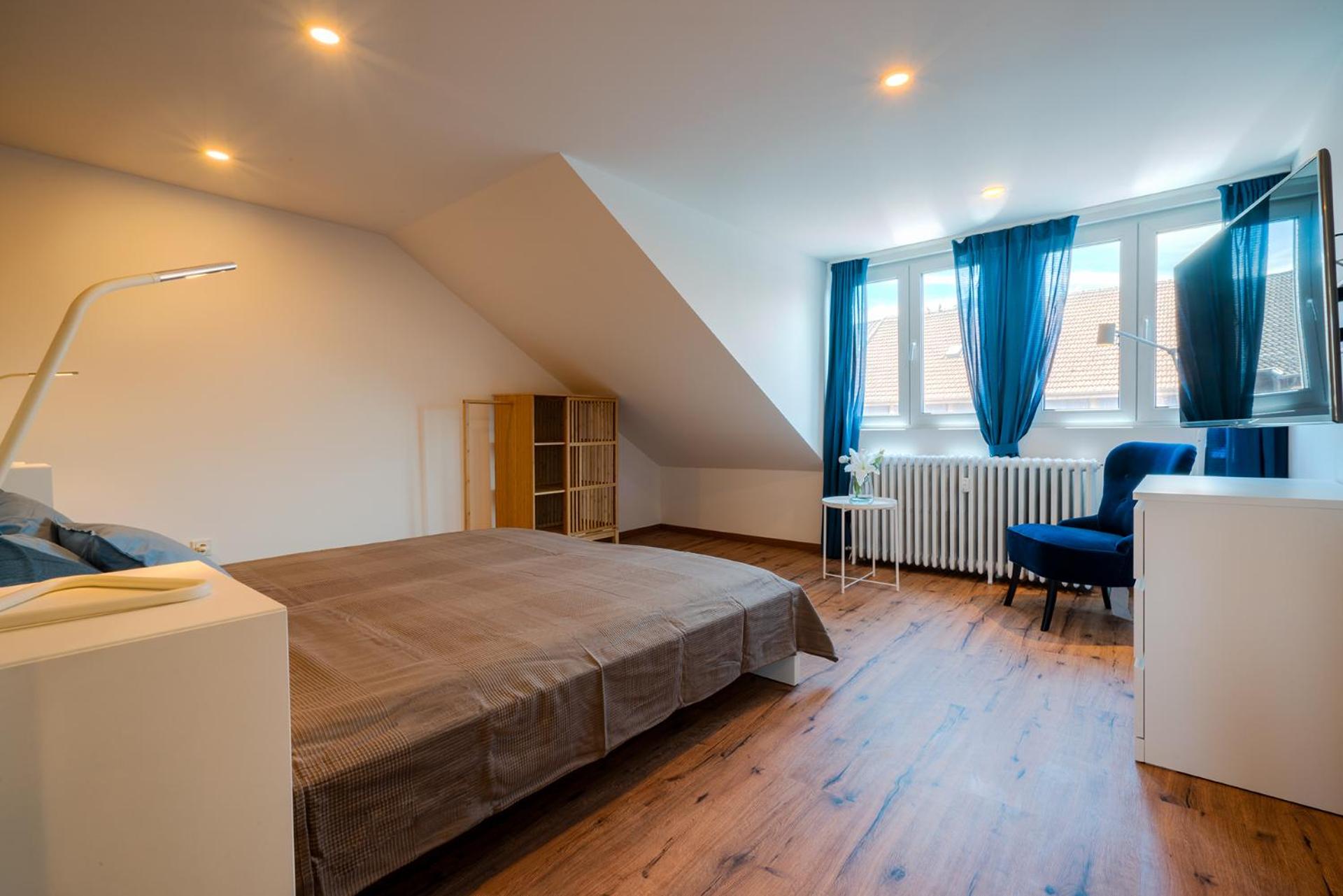 One-Bedroom Apartment - Photo 8