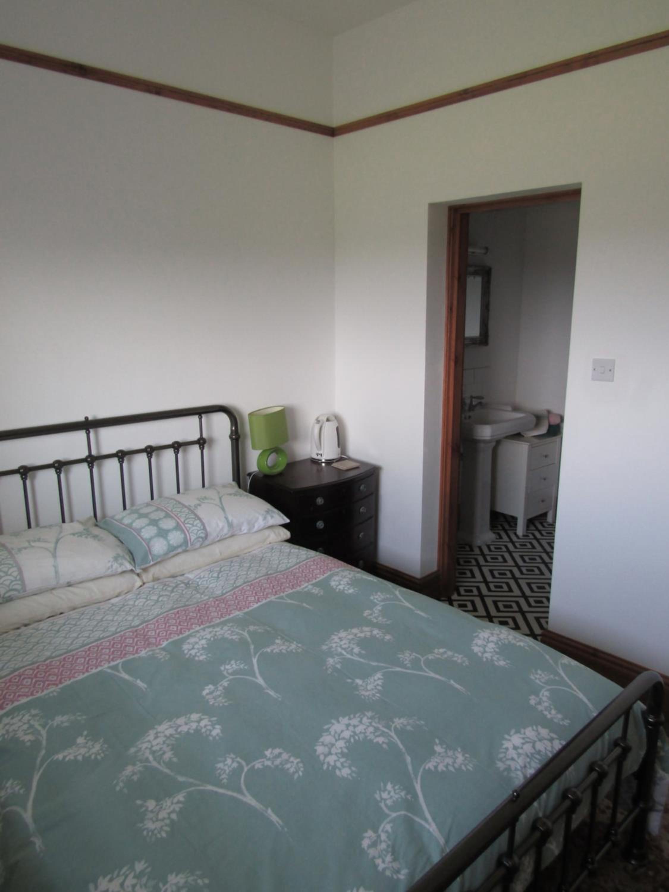 Double Room with Private Bathroom - Photo 21
