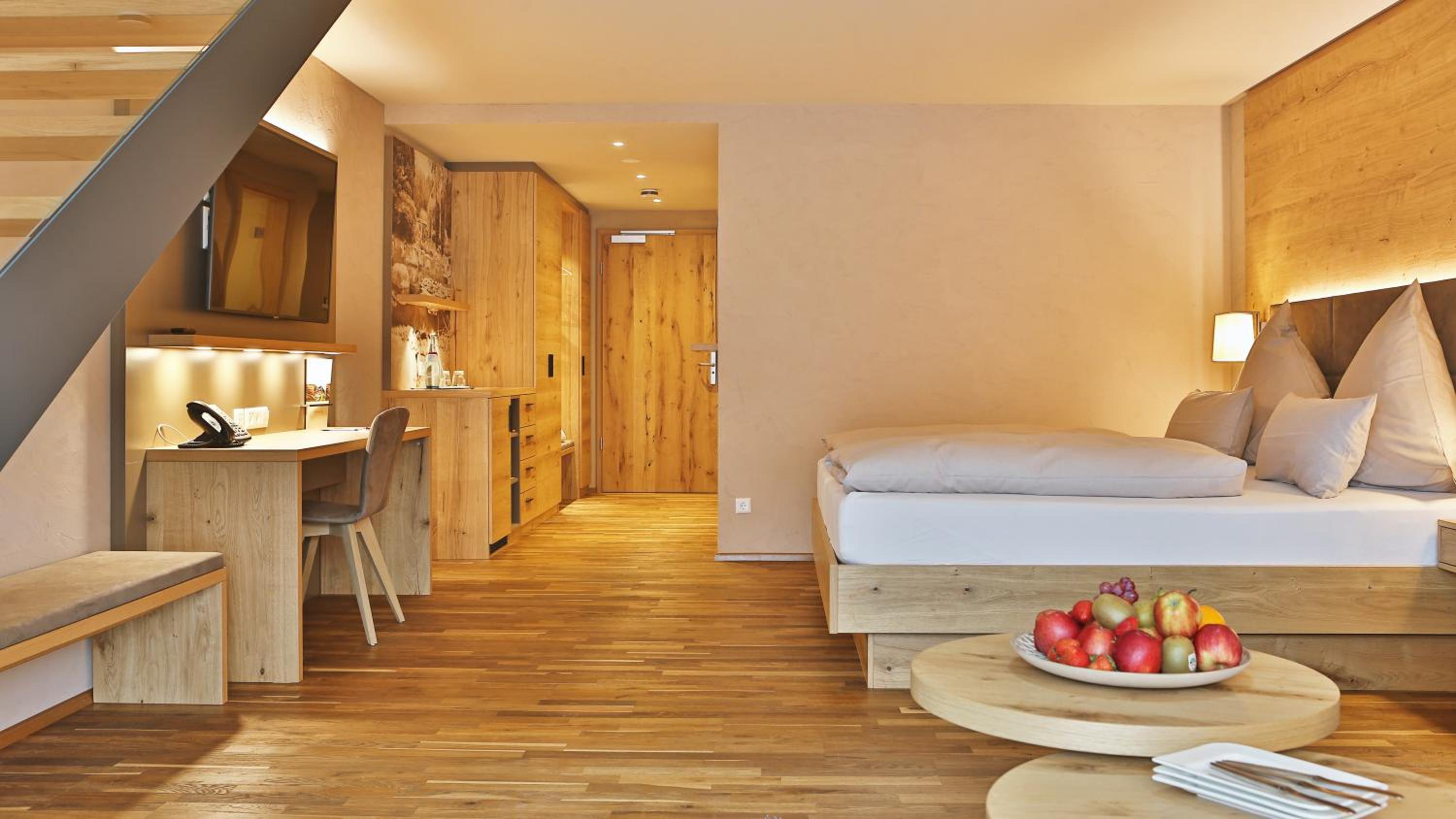 Two-Bedroom Suite - Photo 4