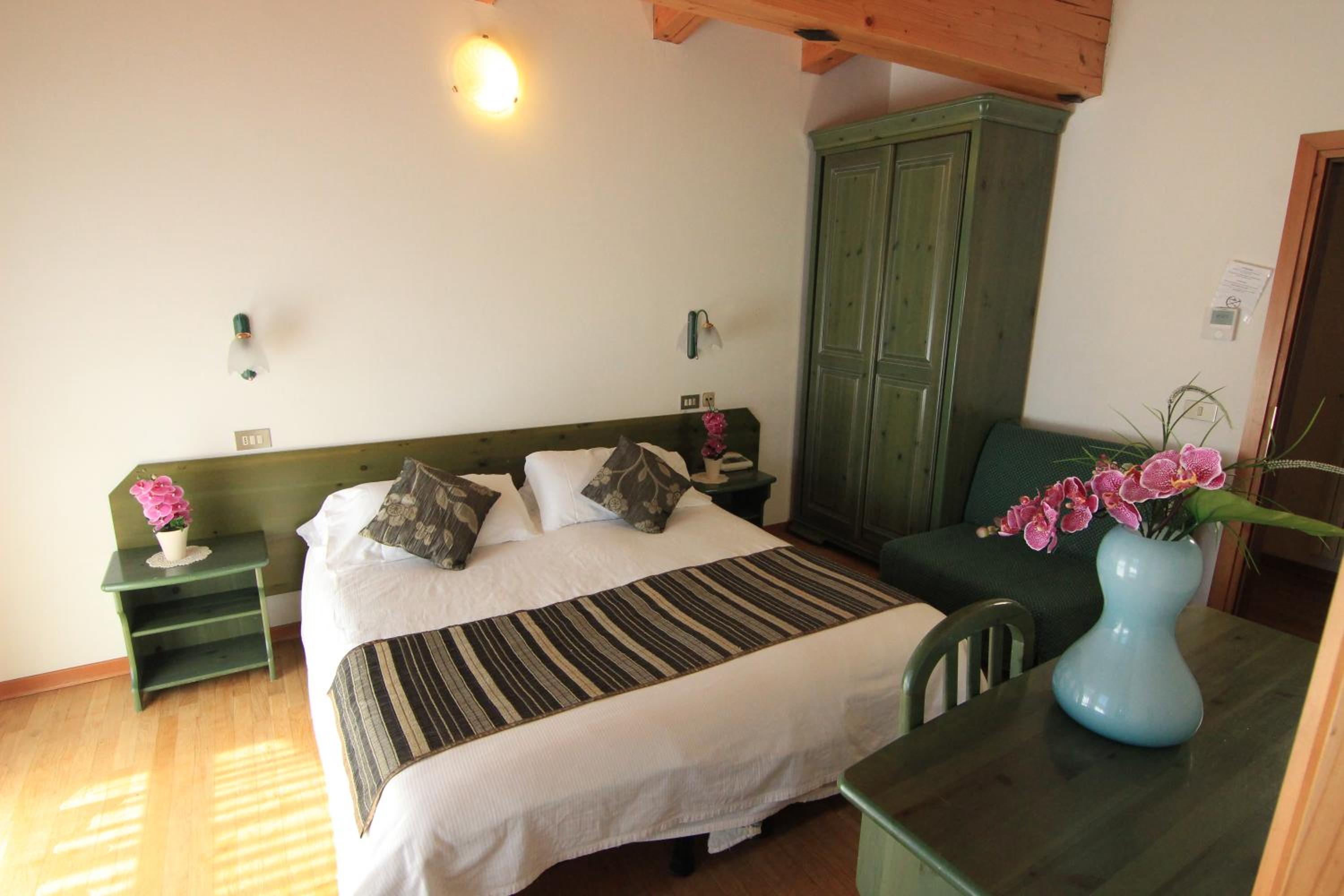 Double or Twin Room - Photo 1