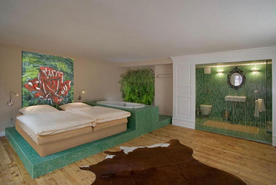 Large Double Room photo 1