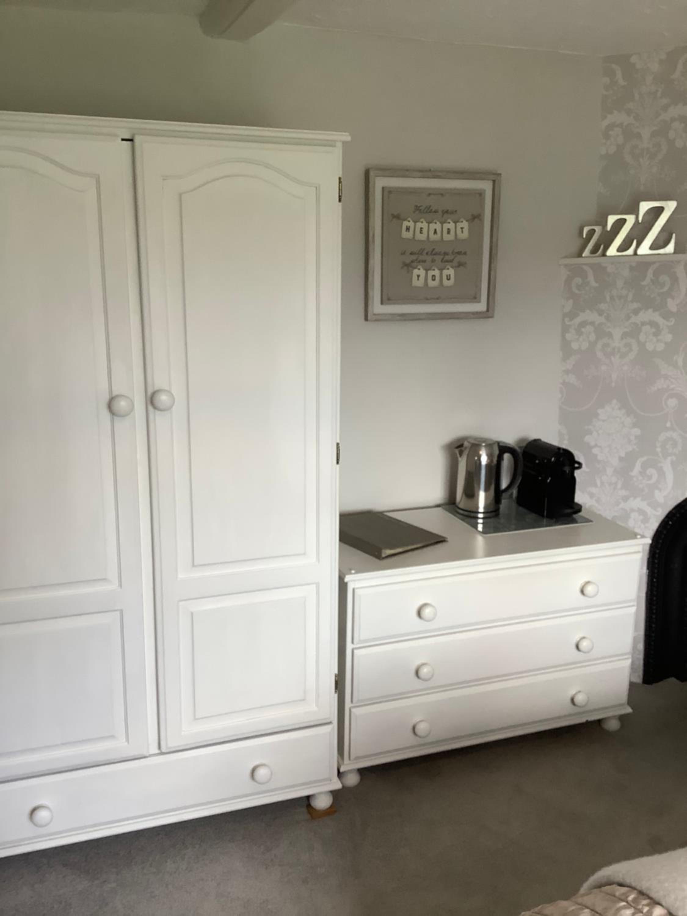 Double Room with Private External Bathroom - Photo 6