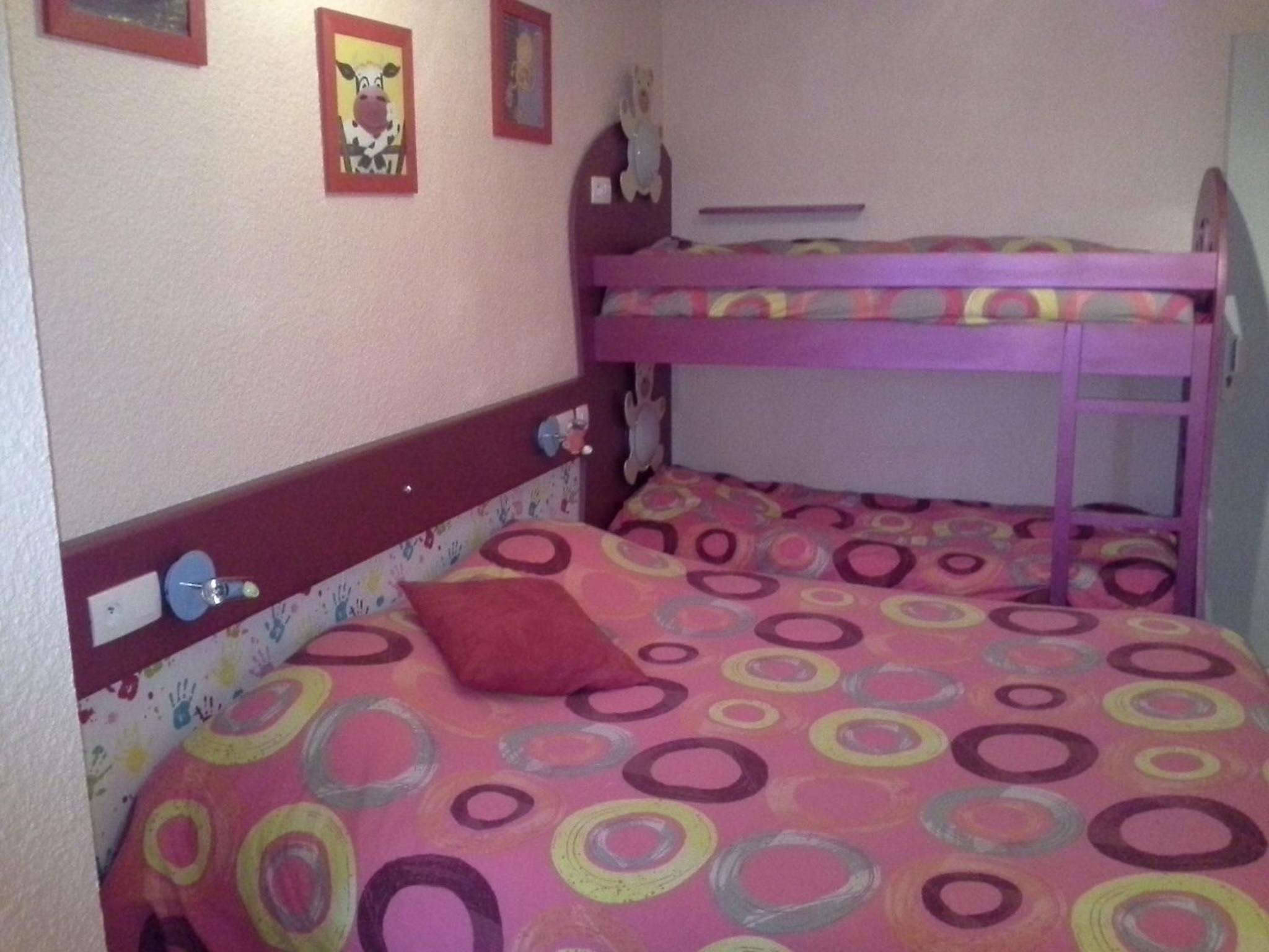 Family Room (2 Adults + 2 Children) - Photo 1