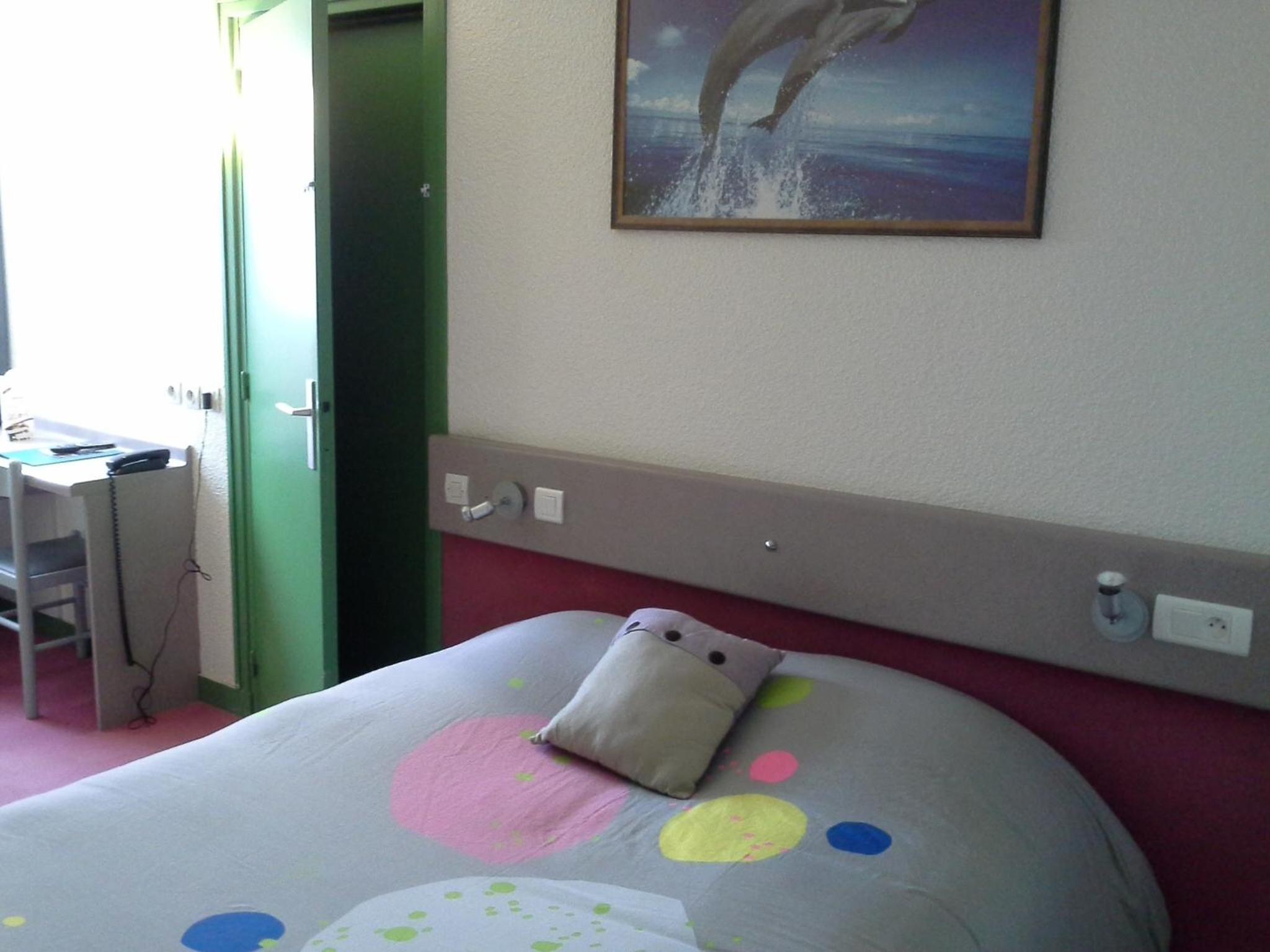 Communicating Room (2 Adults + 3 Children)