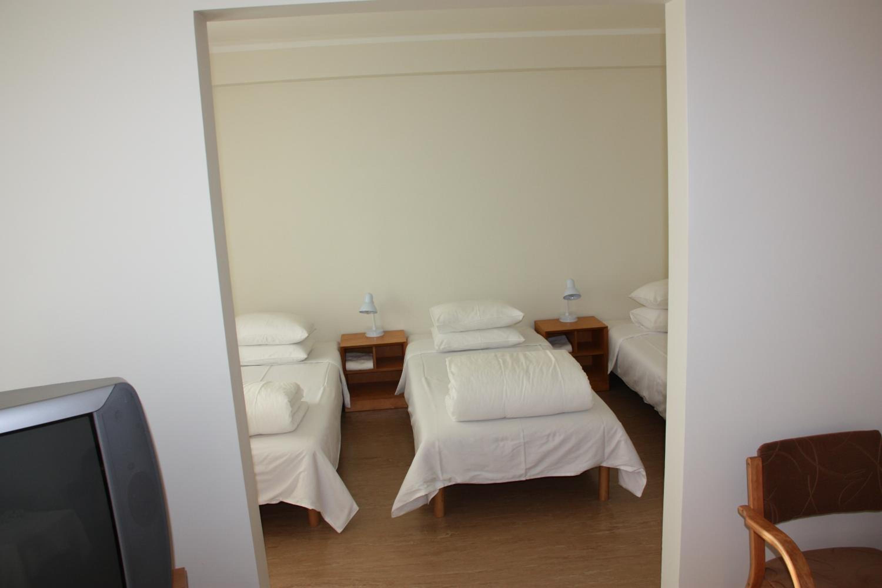 Quadruple Room - Photo 7