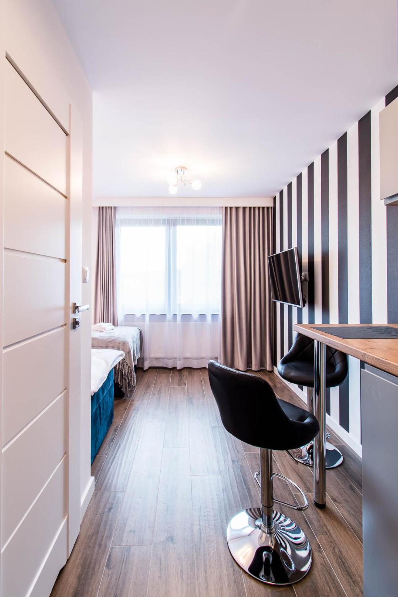 Twin Room with Private Bathroom photo 2