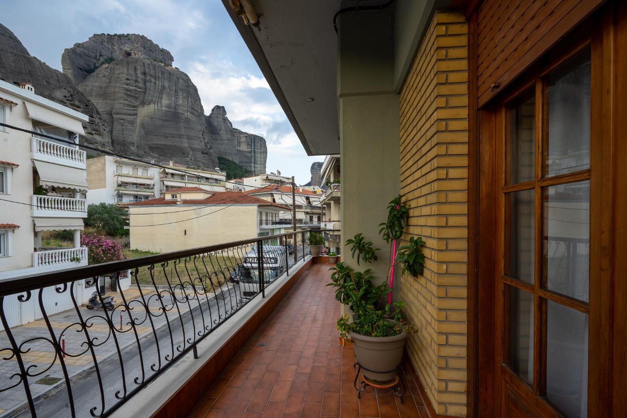 Apartment with Balcony - Photo 29