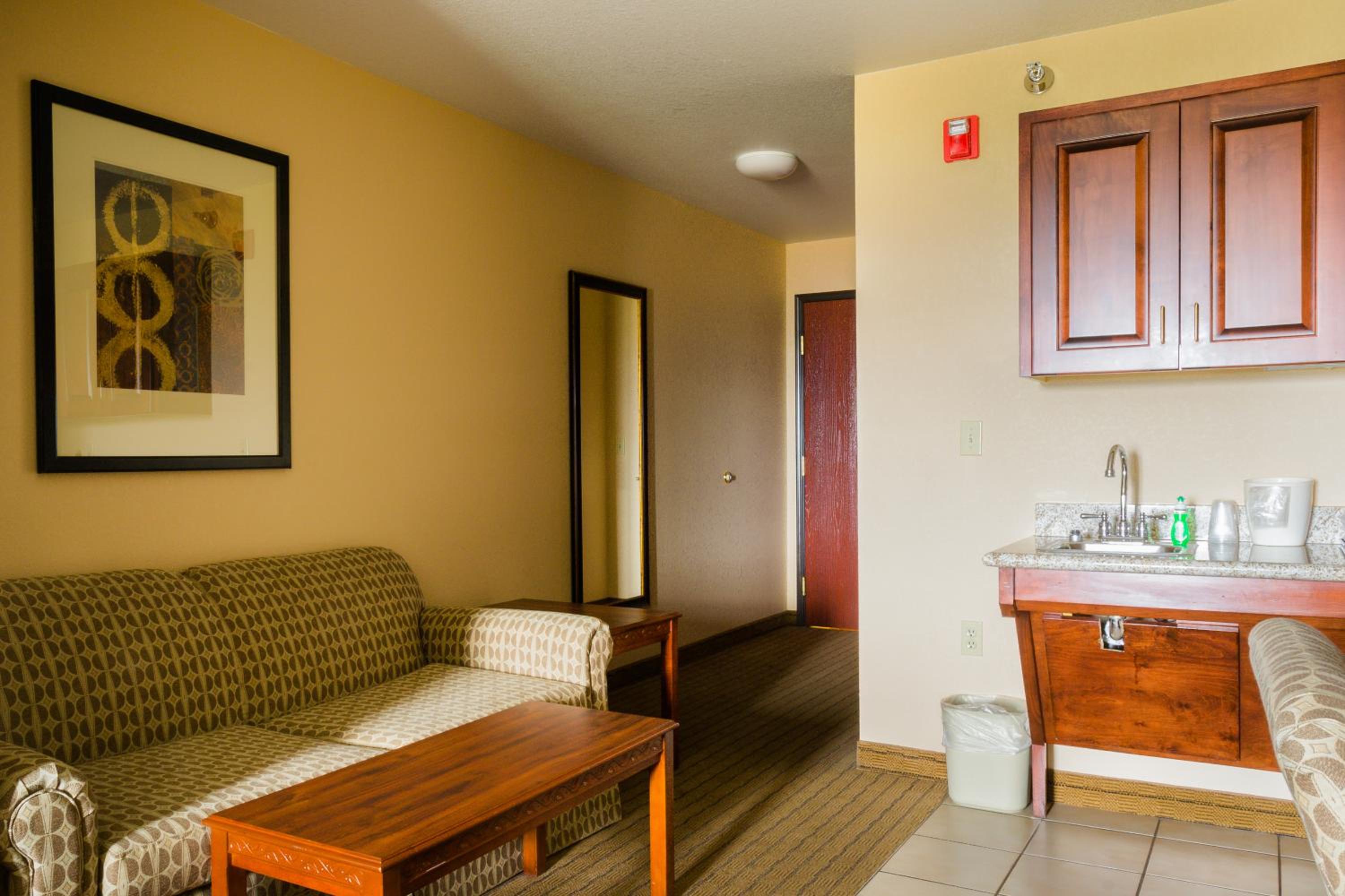 King Suite - Photo 2