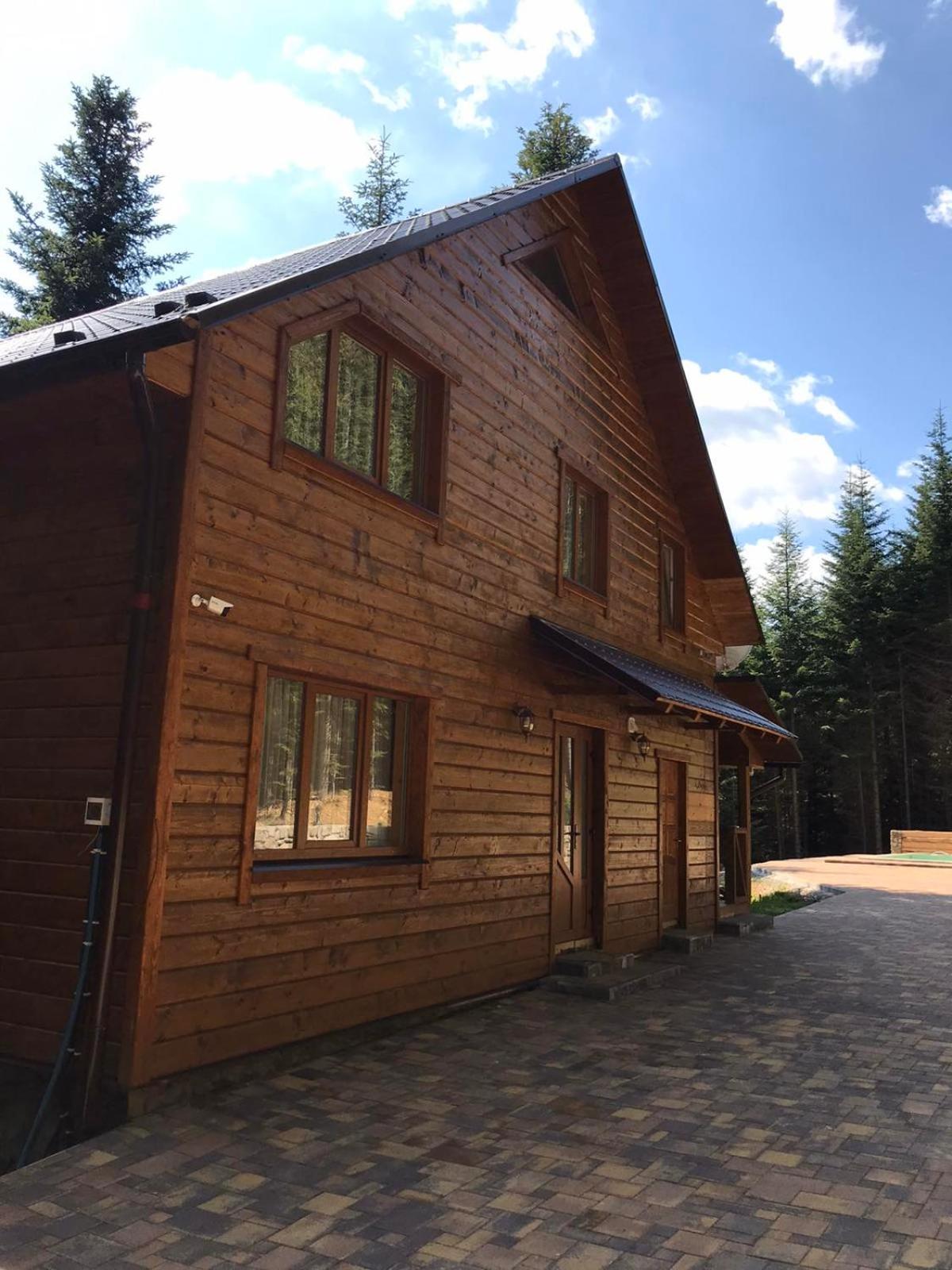 Five-Bedroom House photo 2