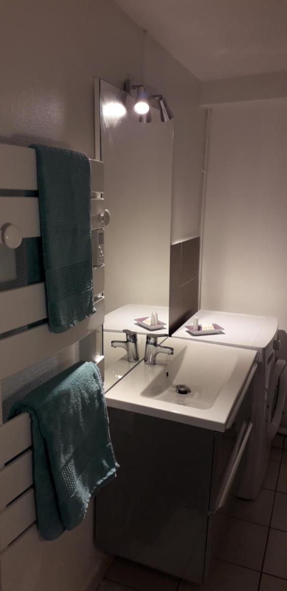 One-Bedroom Apartment photo 2