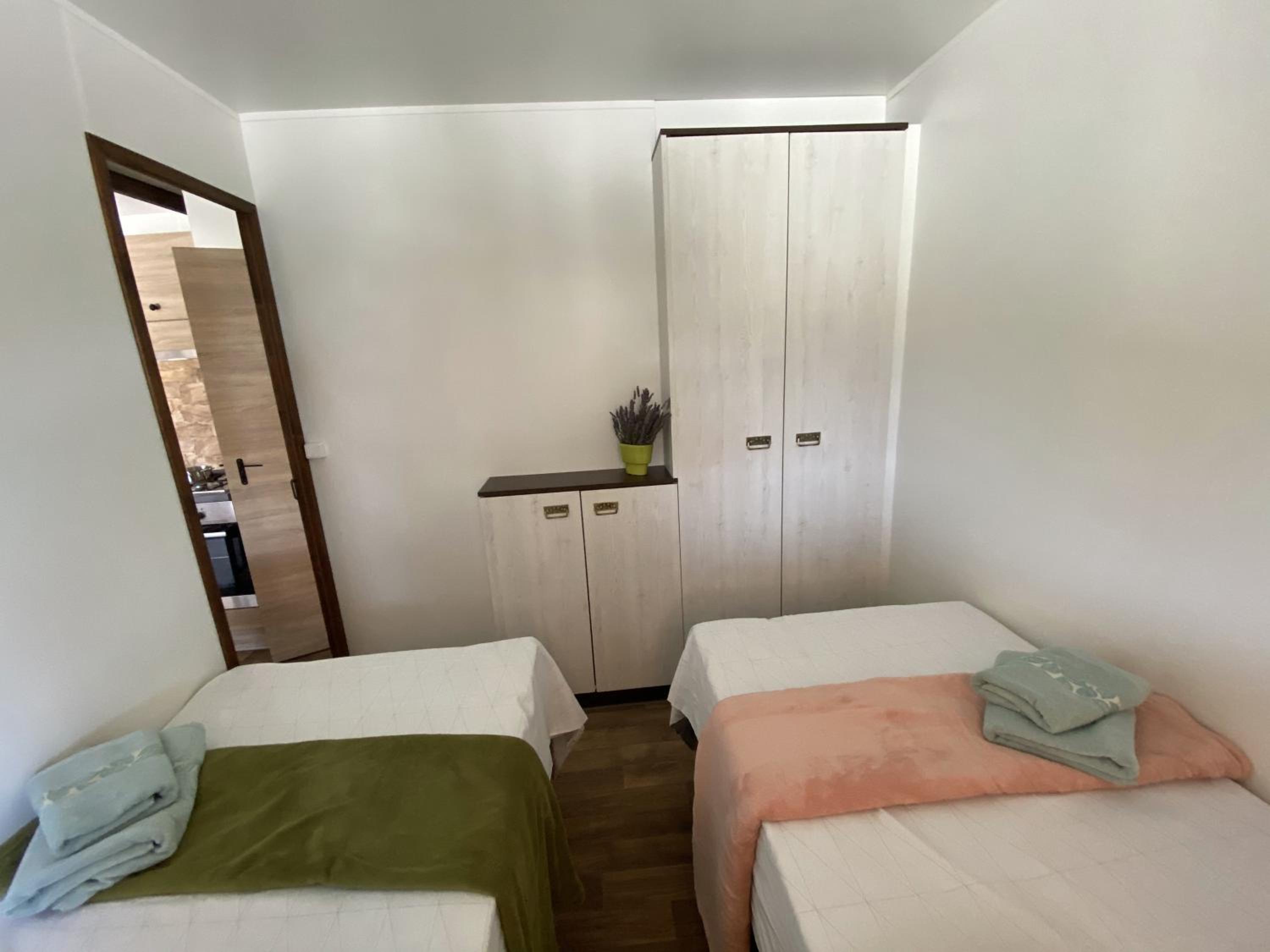 Mobile Home photo 3