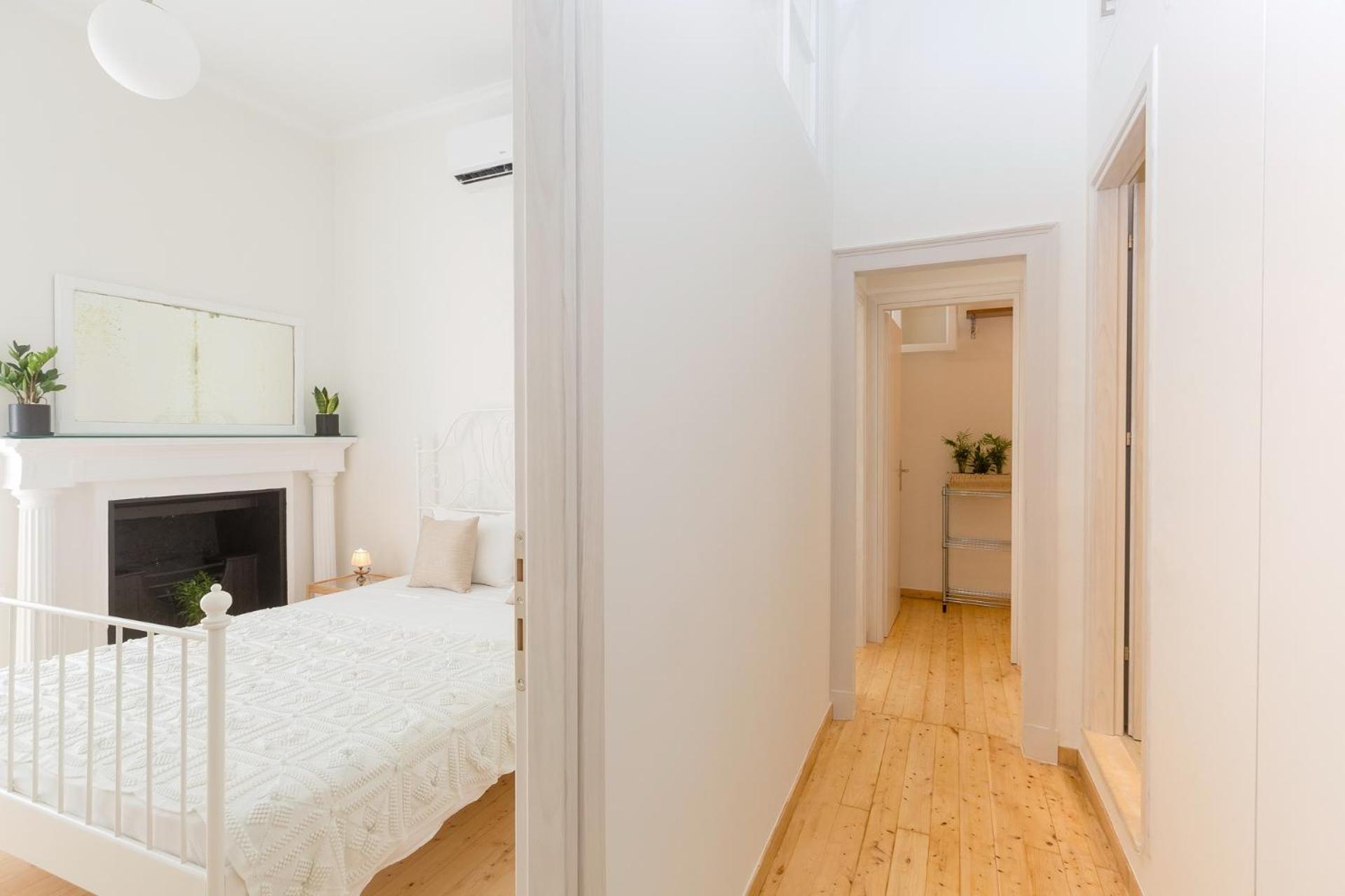Three-Bedroom Apartment - Photo 16