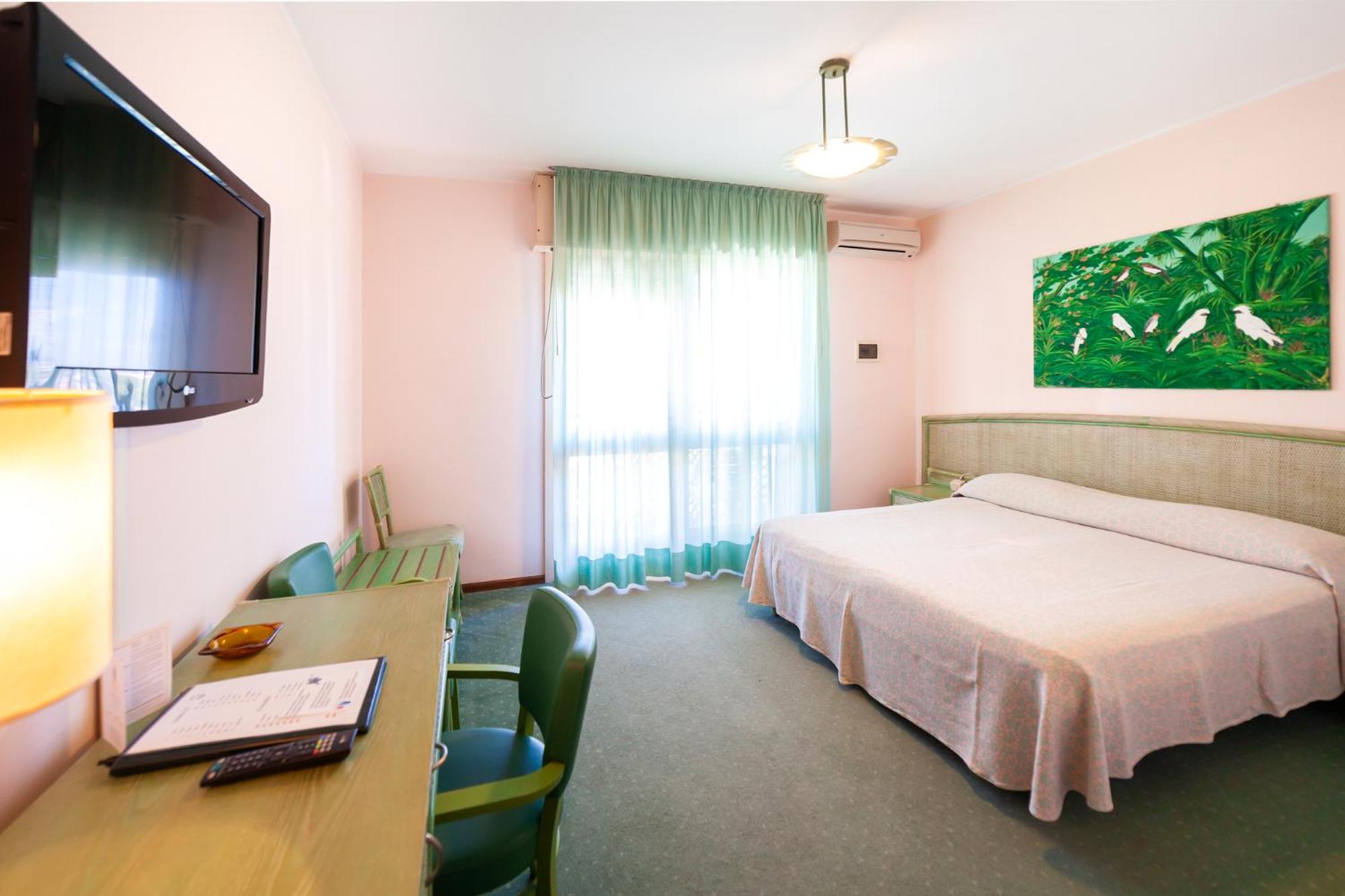 Double Room - Disability Access photo 2