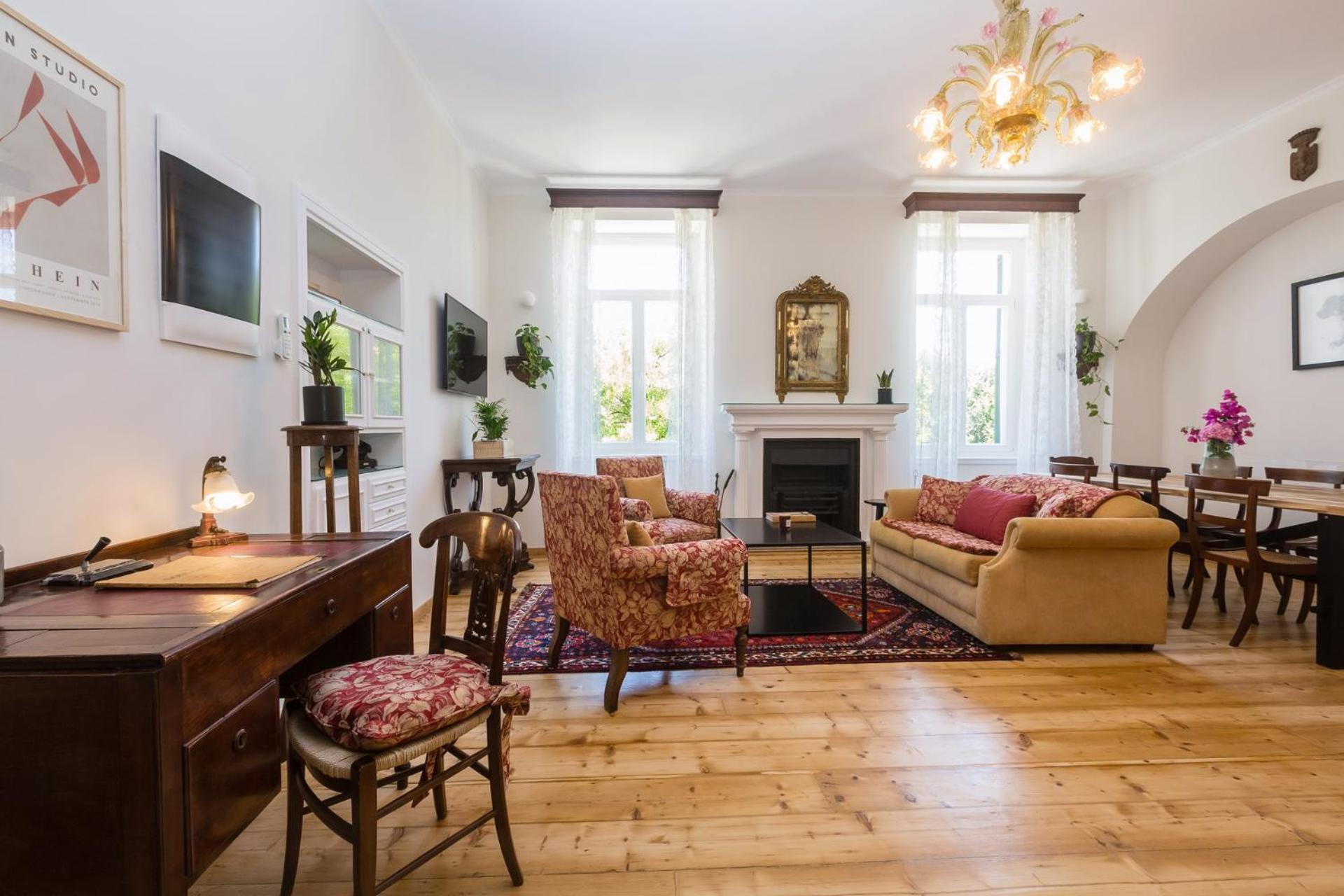 Three-Bedroom Apartment - Photo 9