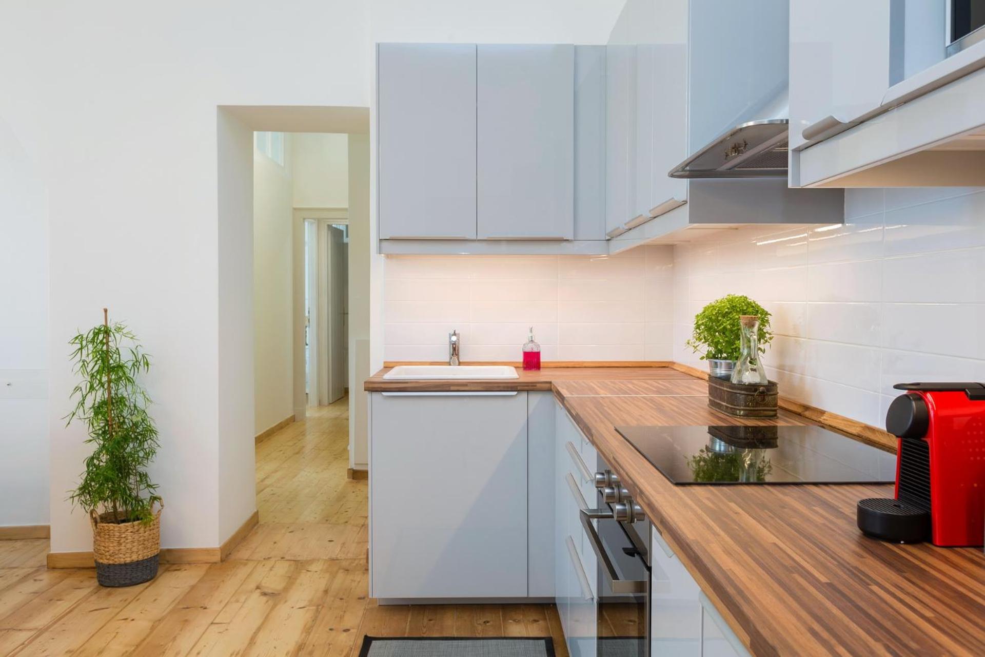 Three-Bedroom Apartment - Photo 11