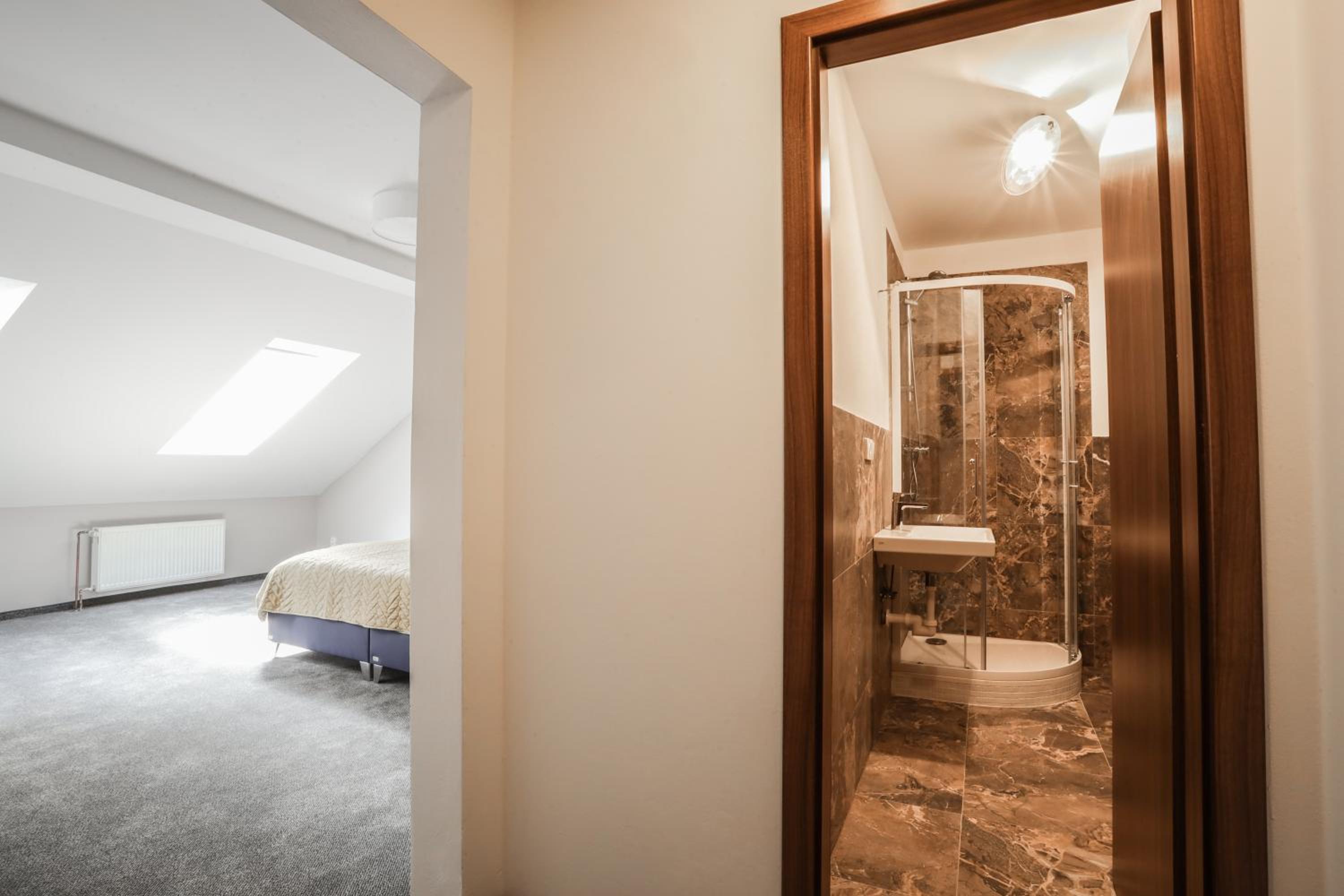 Economy Double Room photo 2