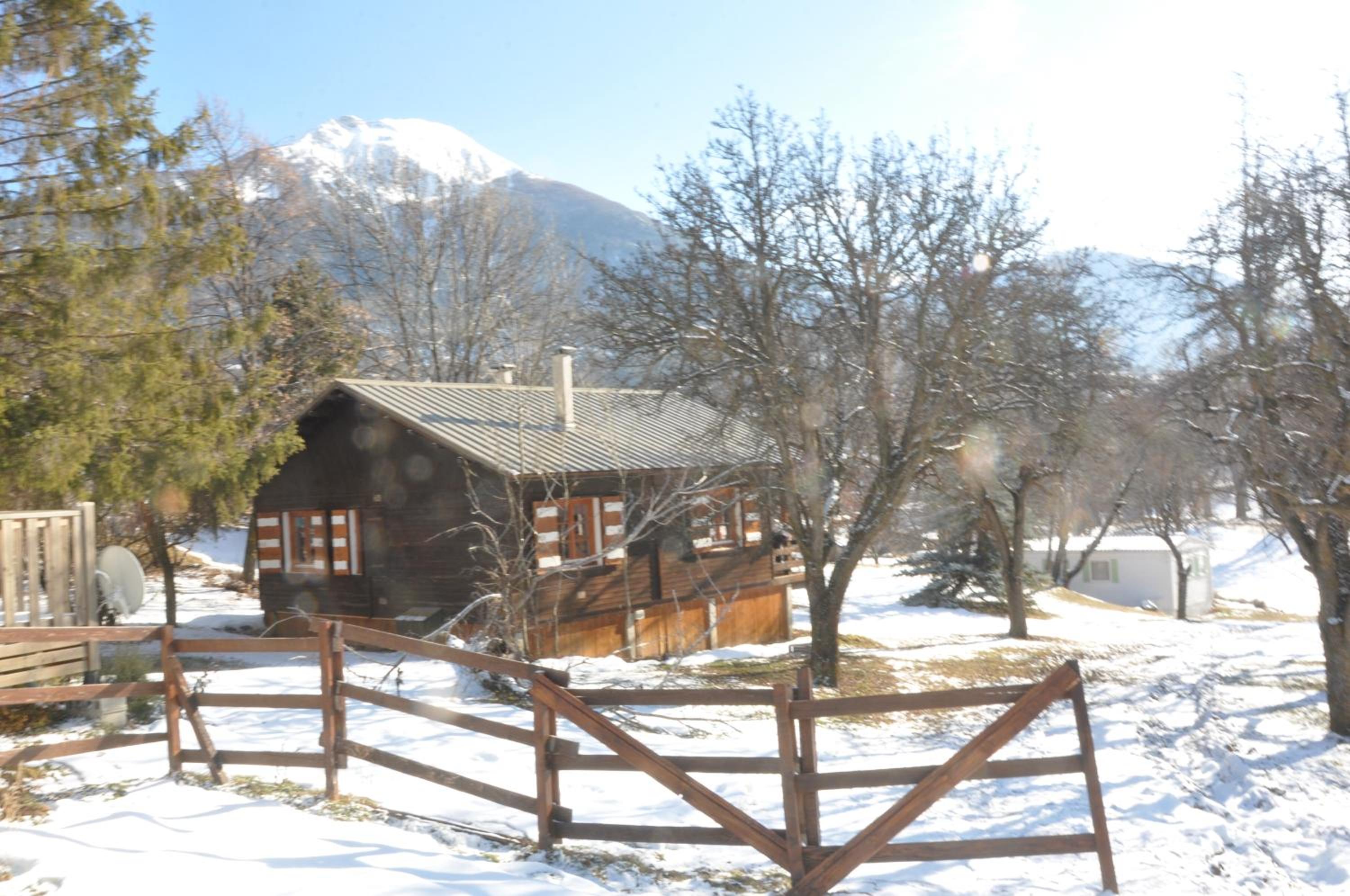 Three-Bedroom Chalet - Photo 6