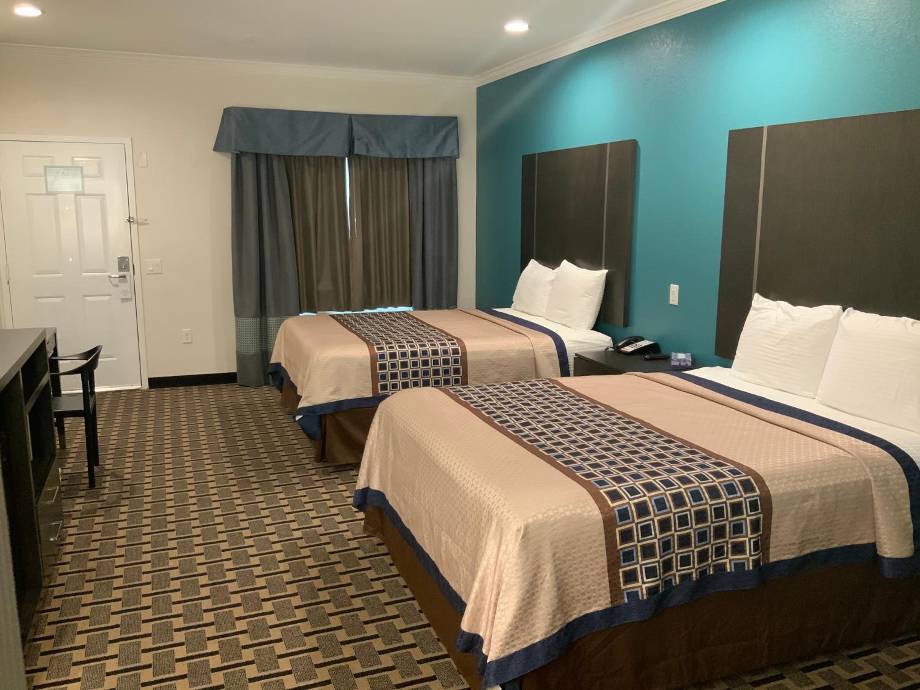 Queen Room with Two Queen Beds - Non-Smoking