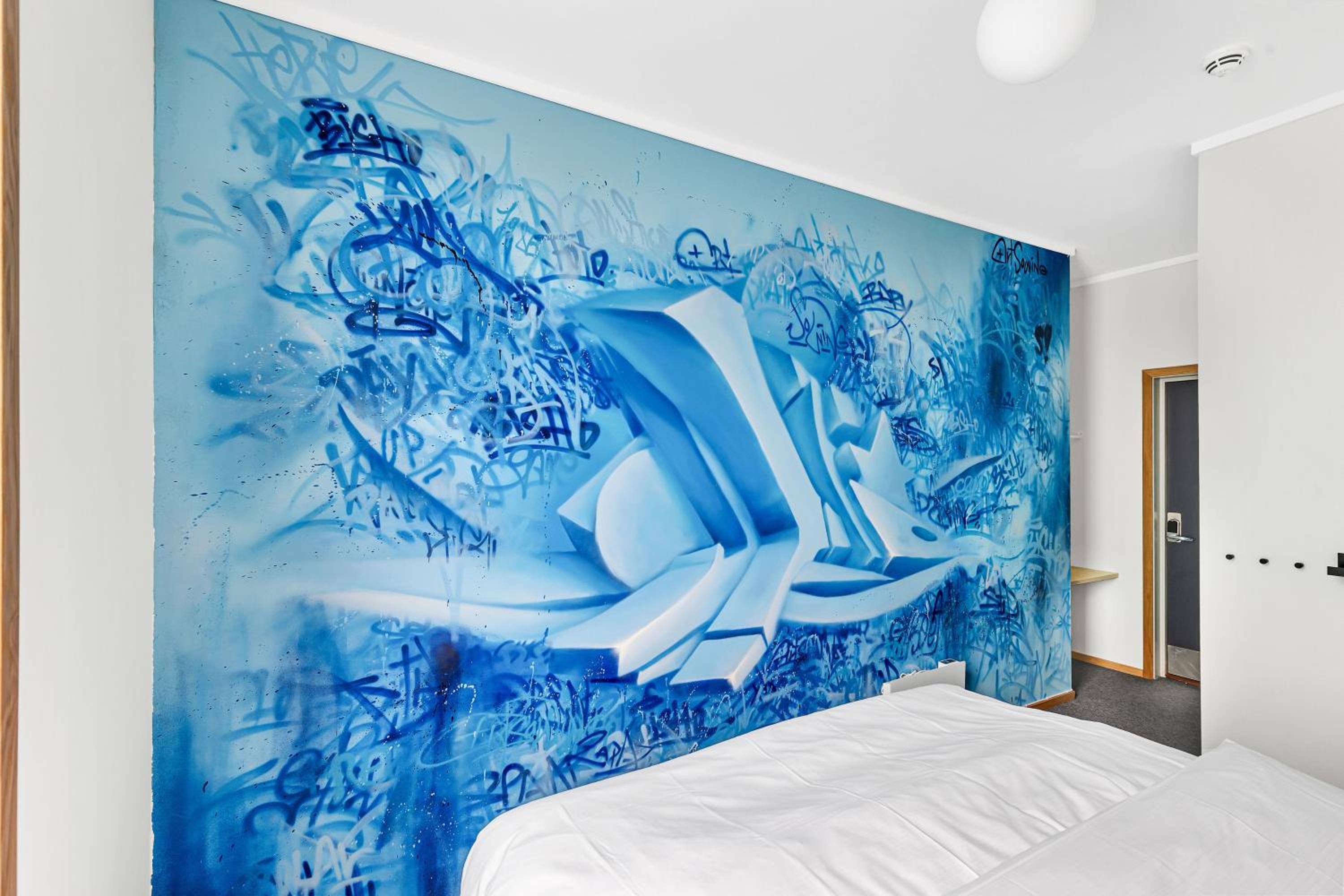 Standard Double Room - Photo 8