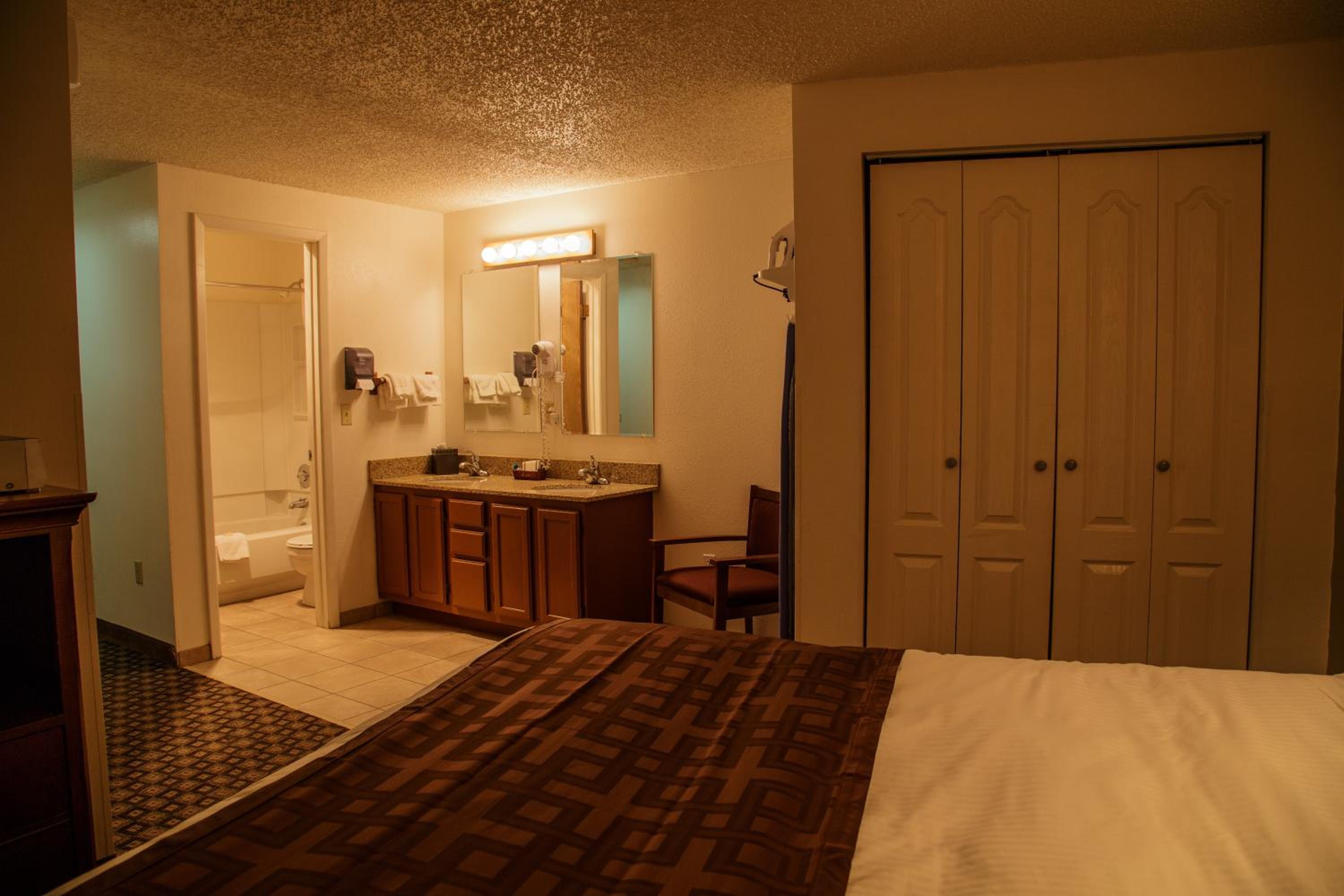 Superior Queen Room with Two Queen Beds